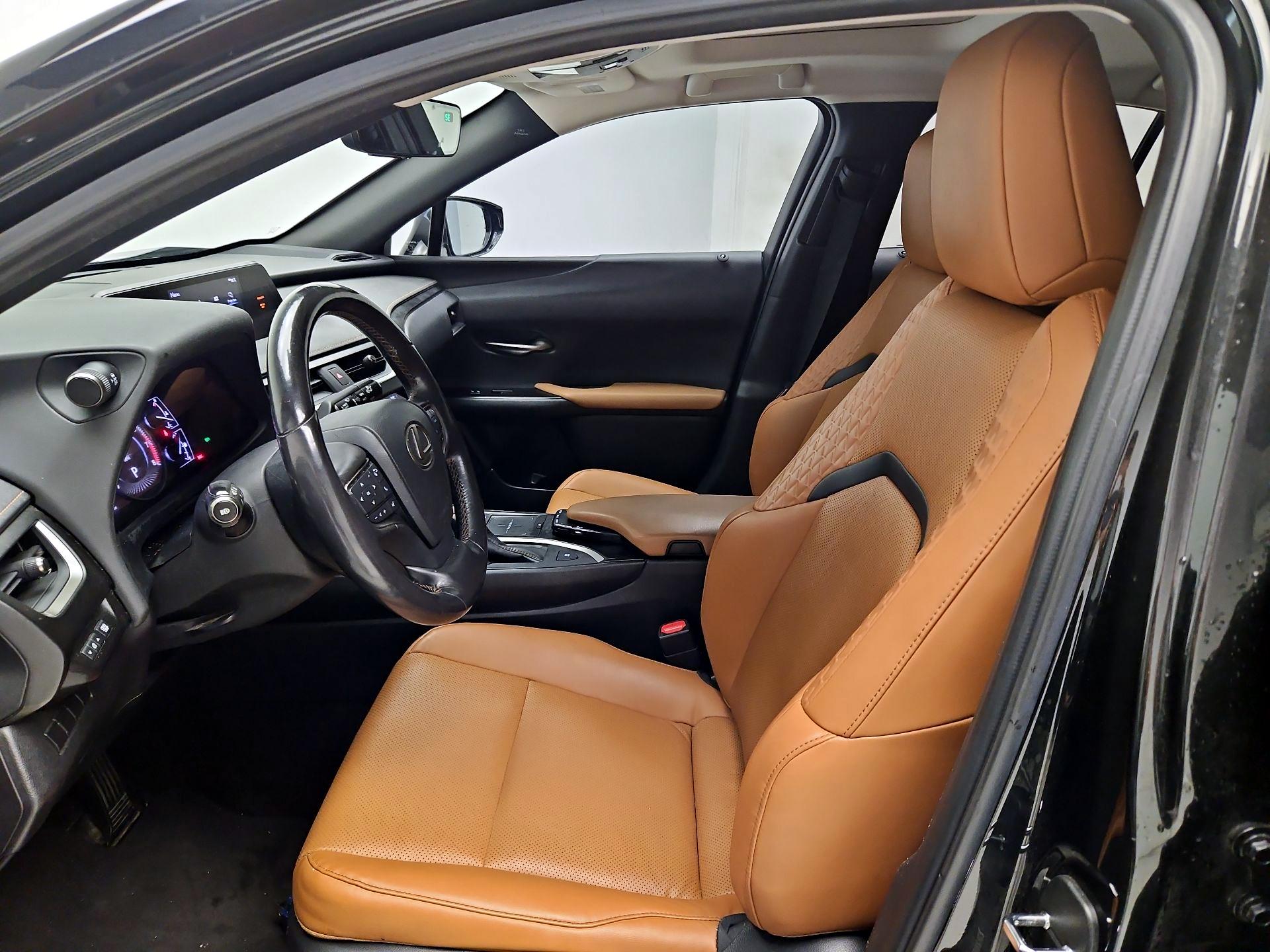 Thumbnail: 2019 Lexus UX - 11