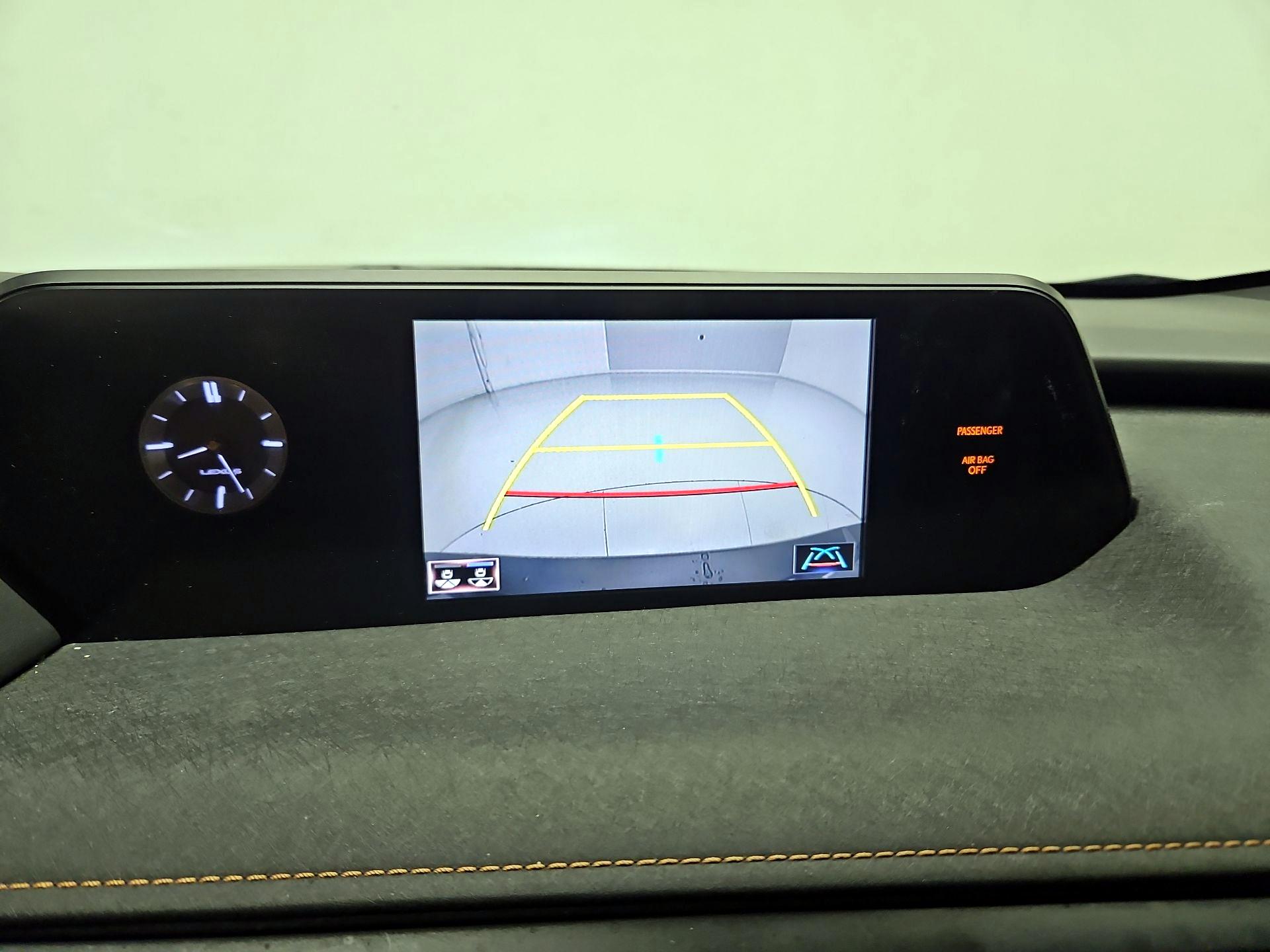 Thumbnail: 2019 Lexus UX - 14