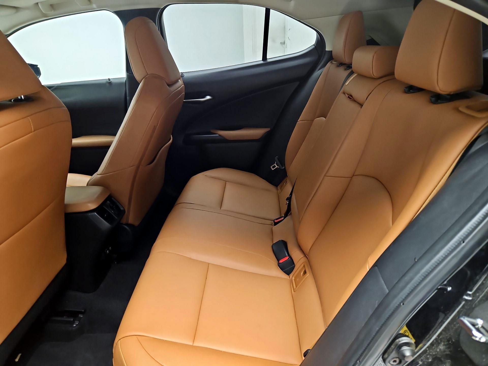 Thumbnail: 2019 Lexus UX - 20
