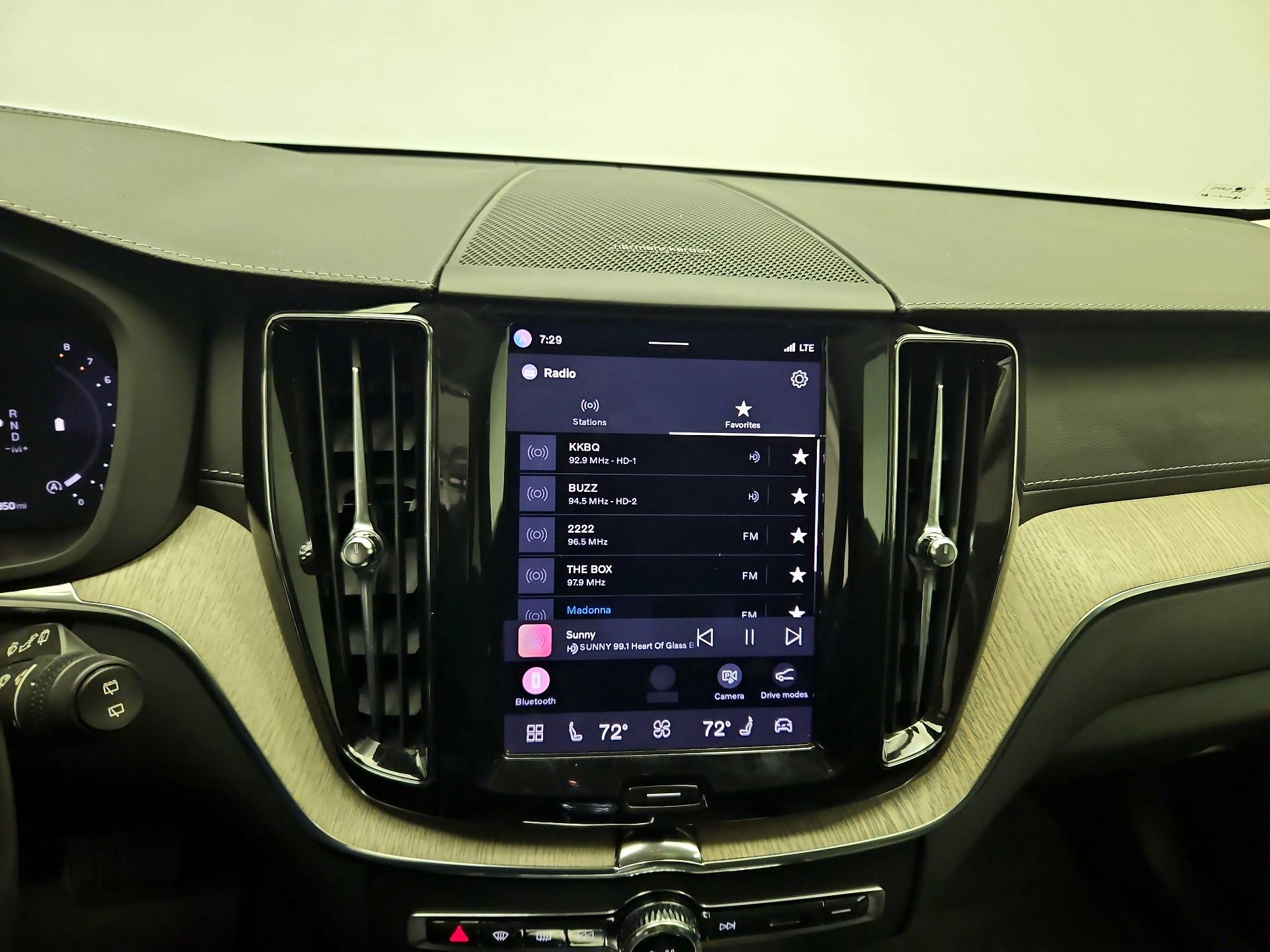 Thumbnail: 2022 Volvo XC60 - 14