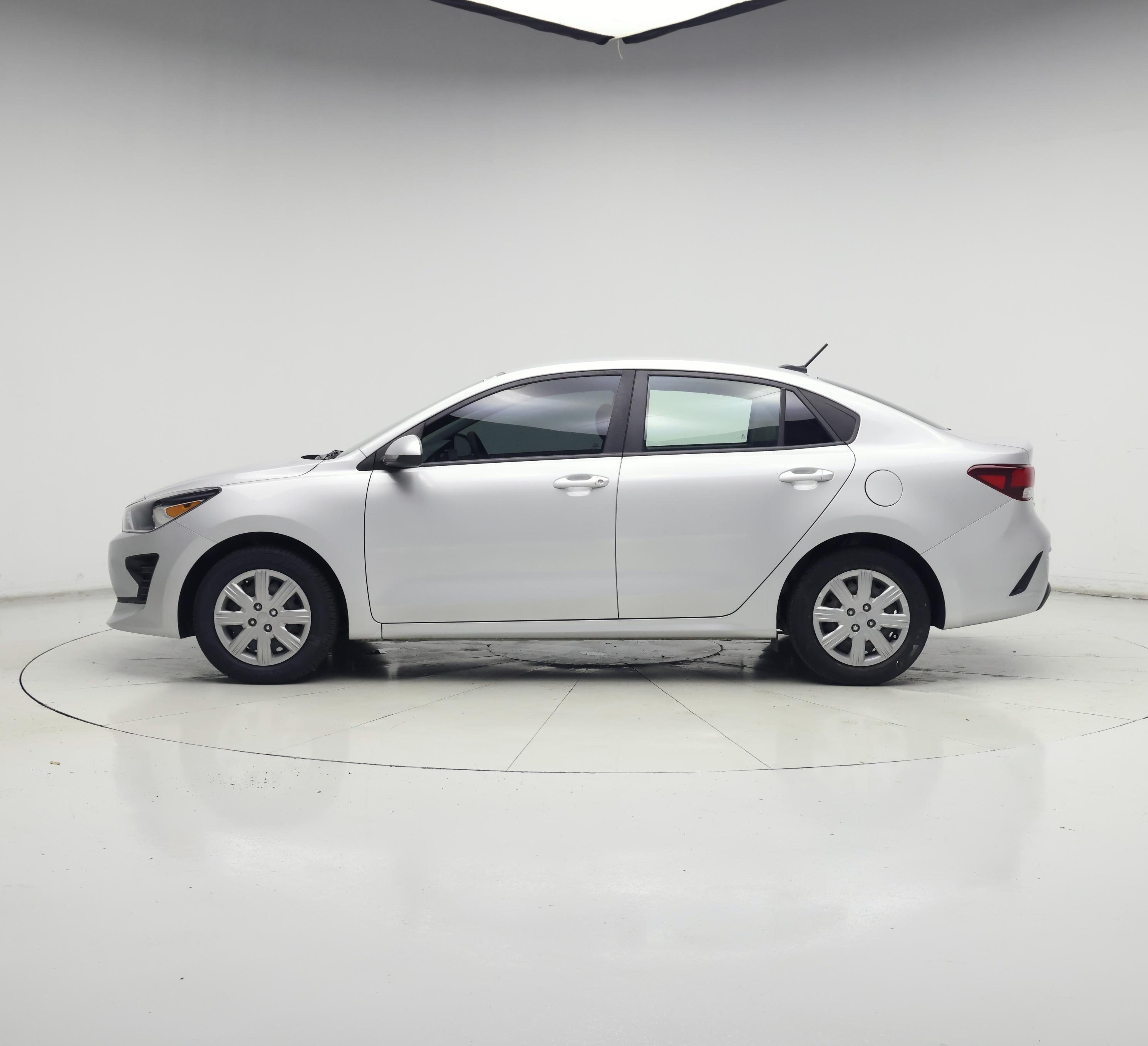 Thumbnail: 2023 Kia Rio - 3