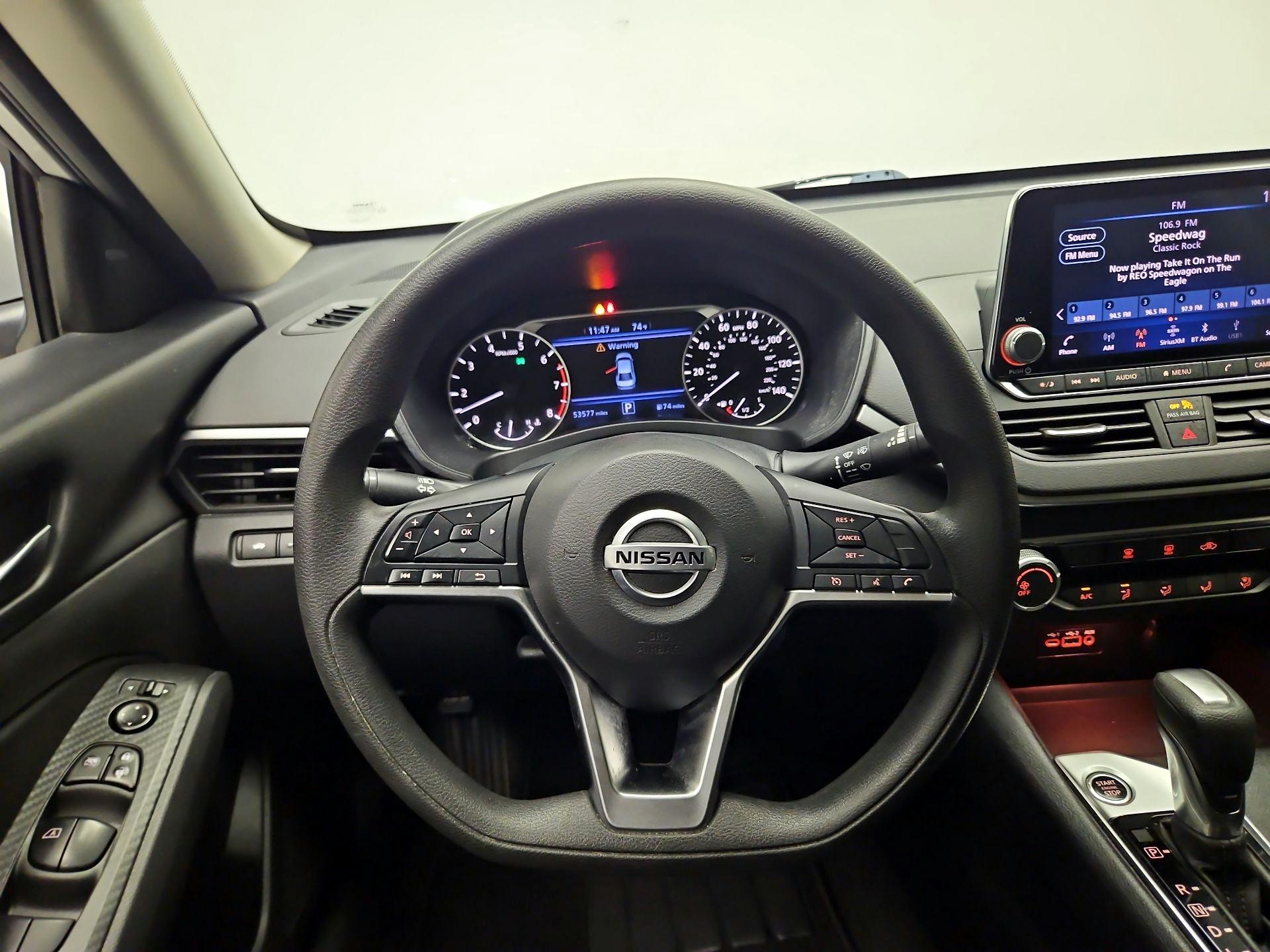 Thumbnail: 2022 Nissan Altima - 10
