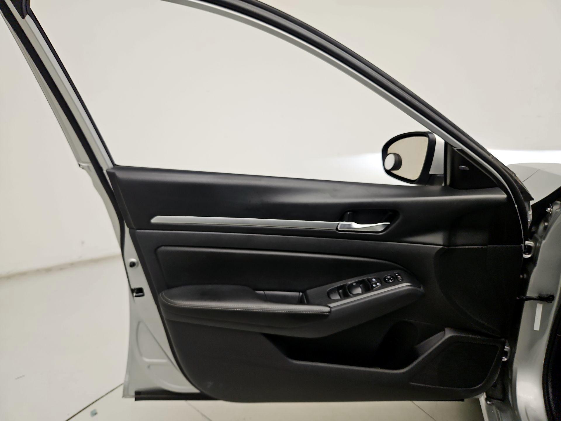 Thumbnail: 2022 Nissan Altima - 12