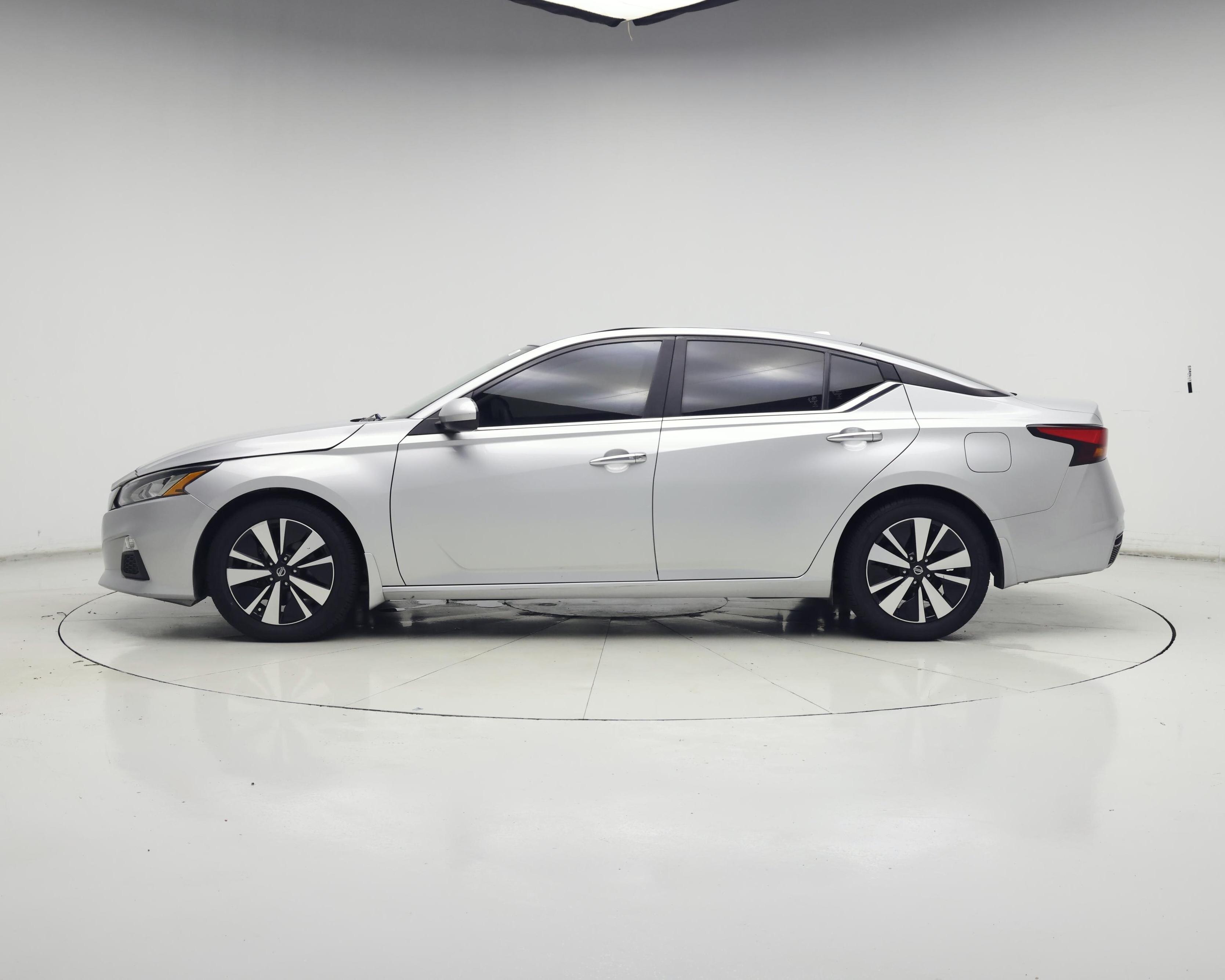 Thumbnail: 2022 Nissan Altima - 3