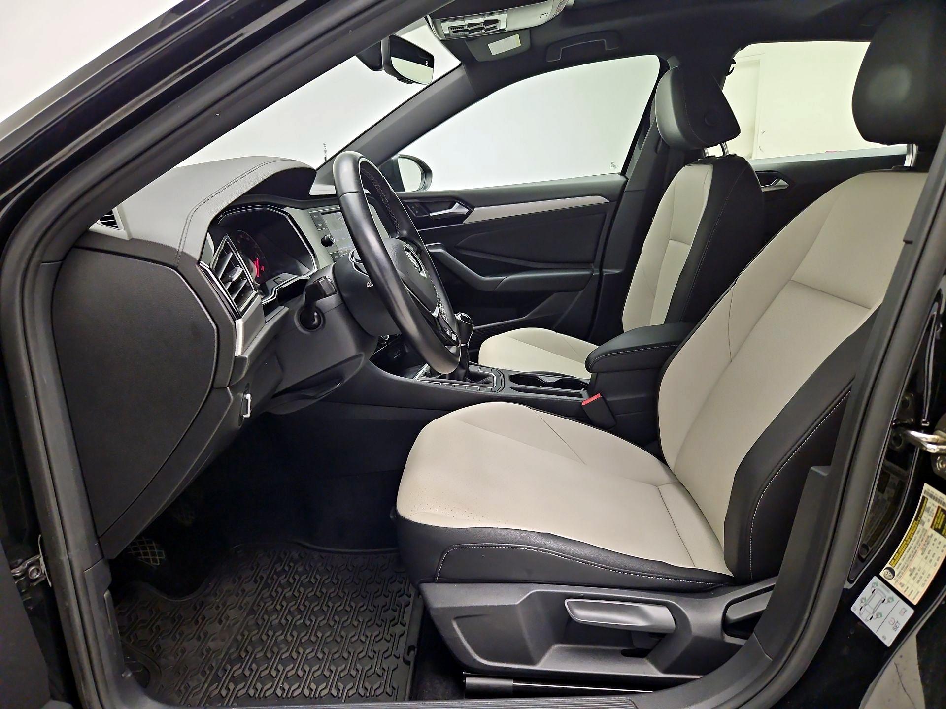 Thumbnail: 2021 Volkswagen Jetta - 11