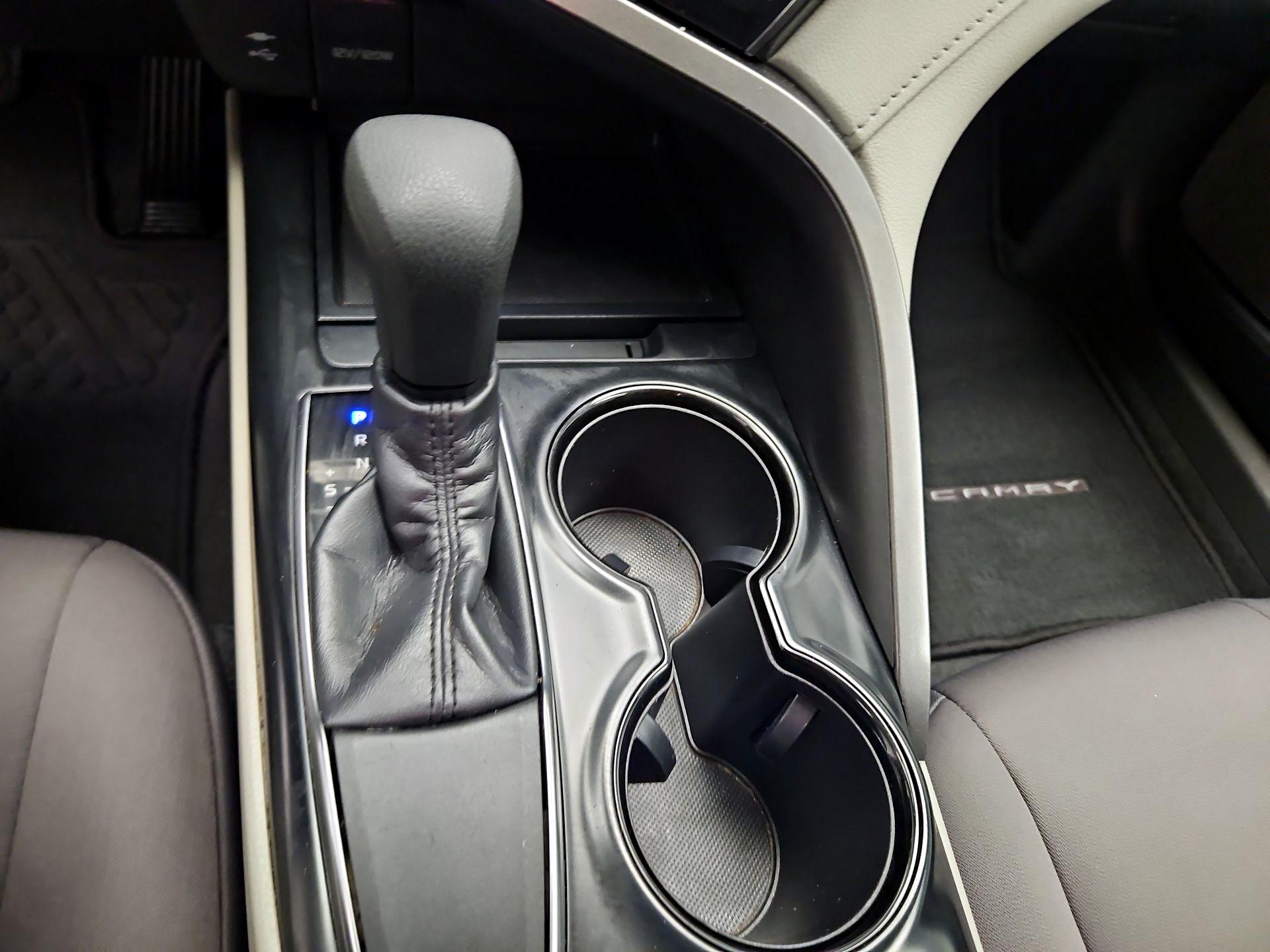 Thumbnail: 2019 Toyota Camry - 17