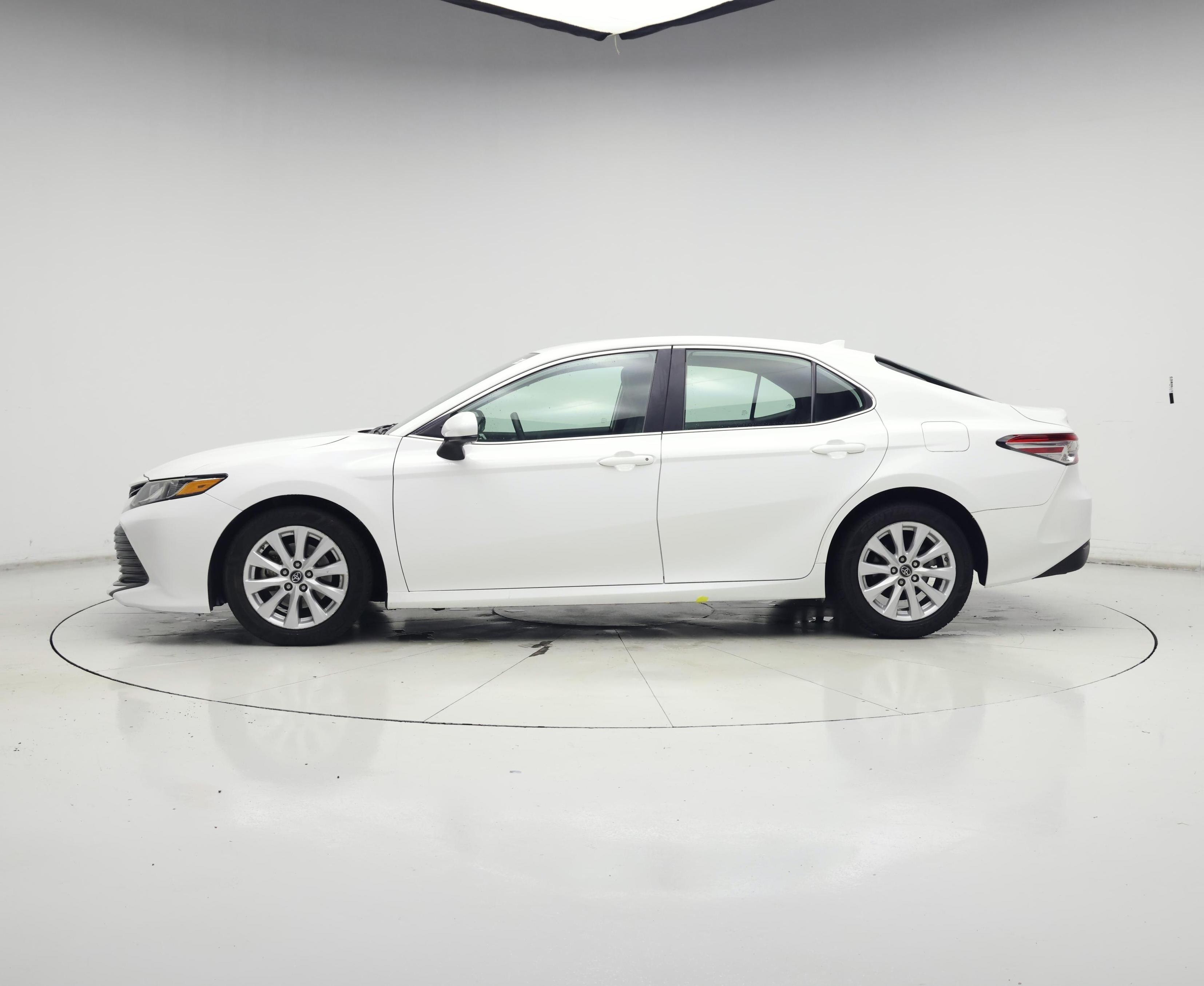 Thumbnail: 2019 Toyota Camry - 3