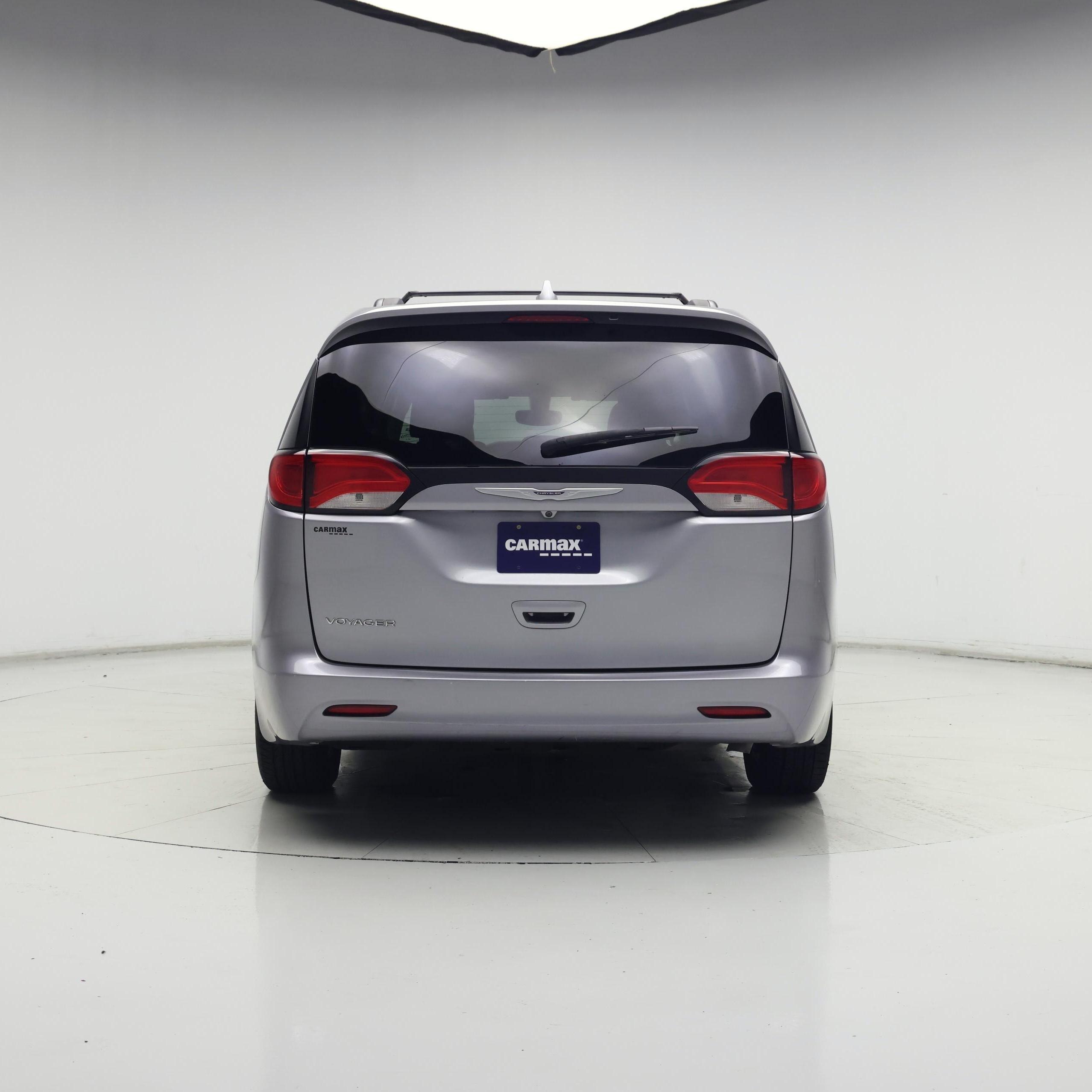 Thumbnail: 2020 Chrysler Voyager - 6