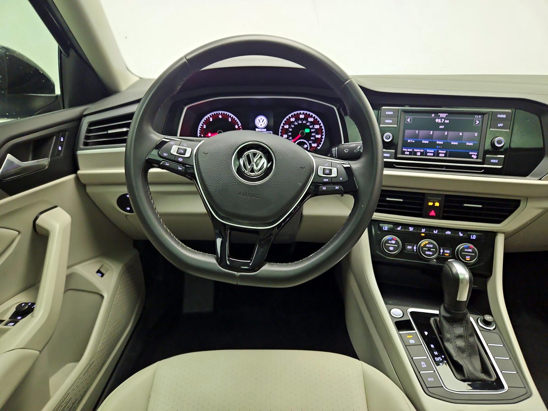 Thumbnail: 2020 Volkswagen Jetta - 10