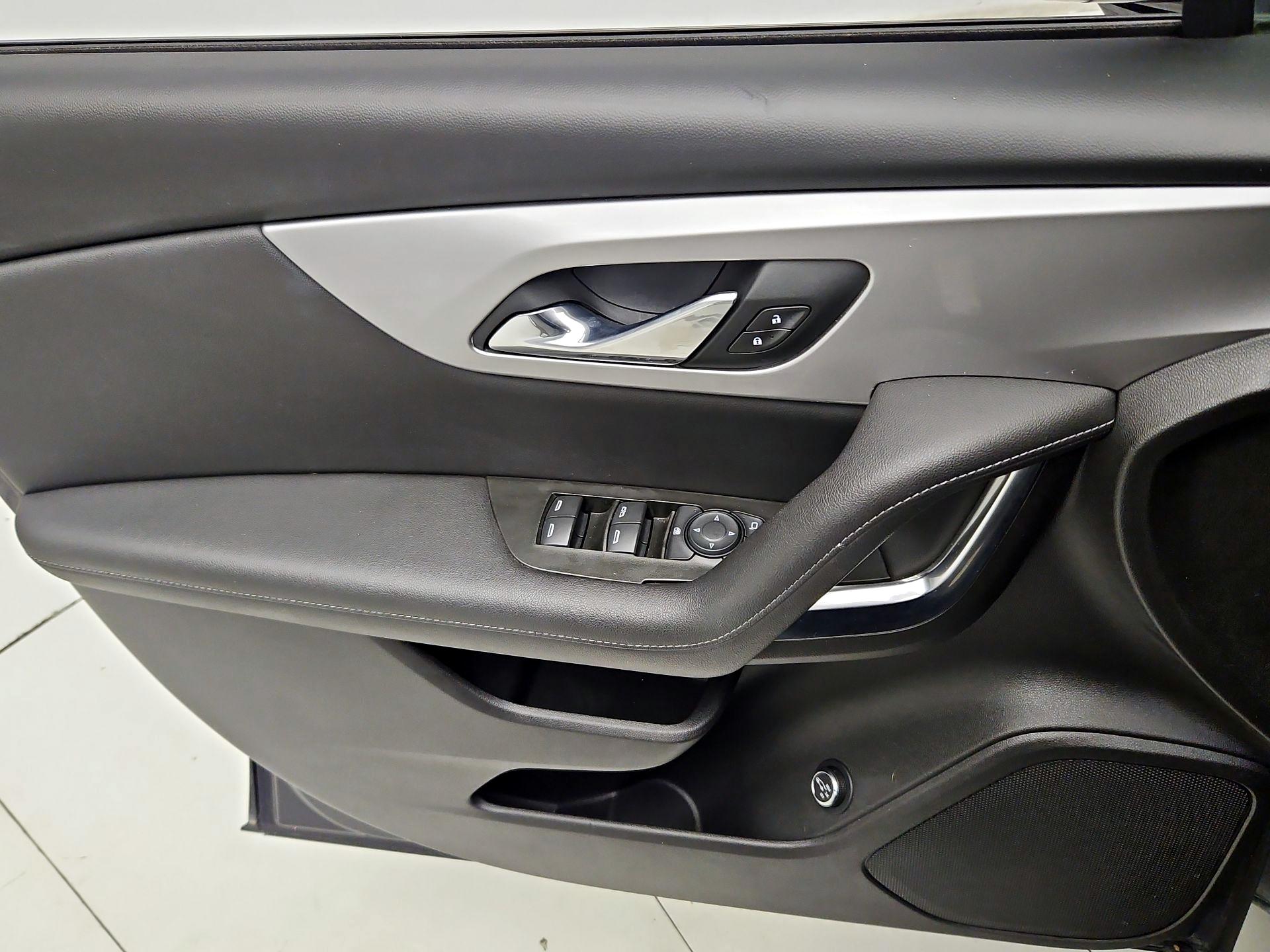Thumbnail: 2021 Chevrolet Blazer - 12