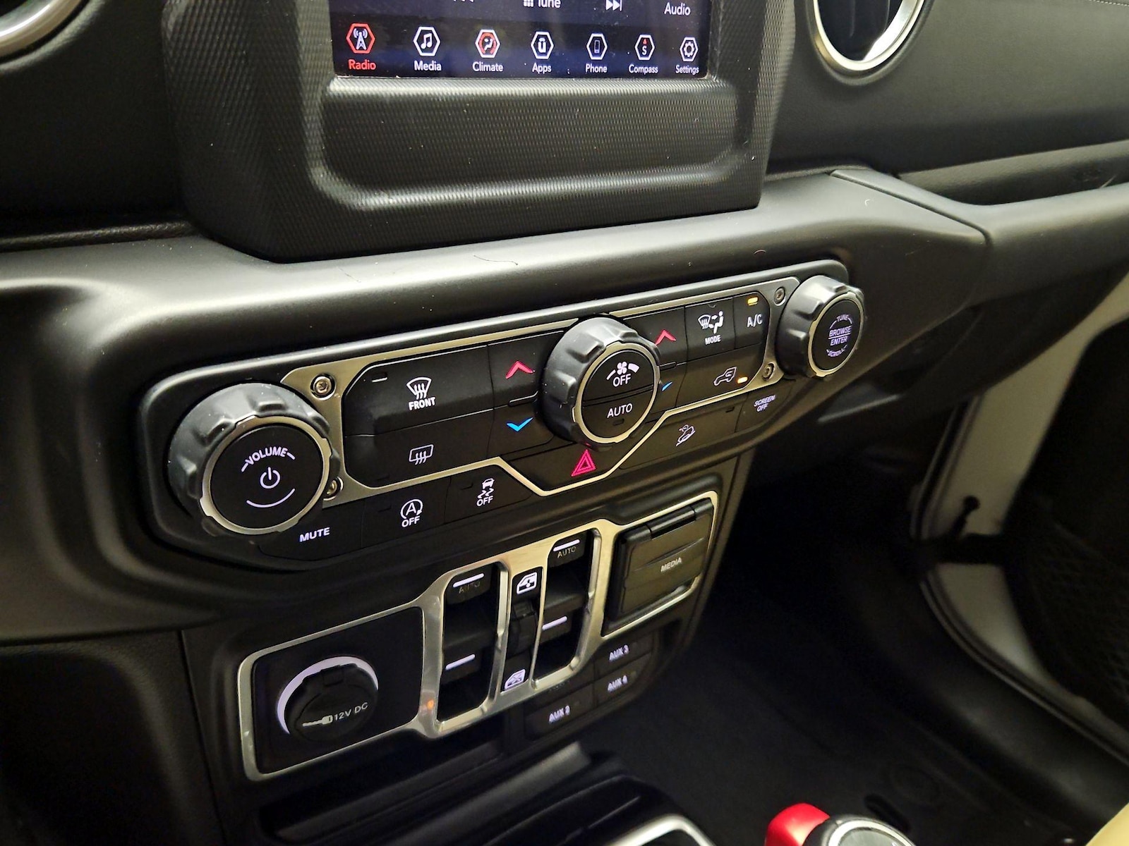 2018 Jeep All-New Wrangler Unlimited Sahara - Photo 17