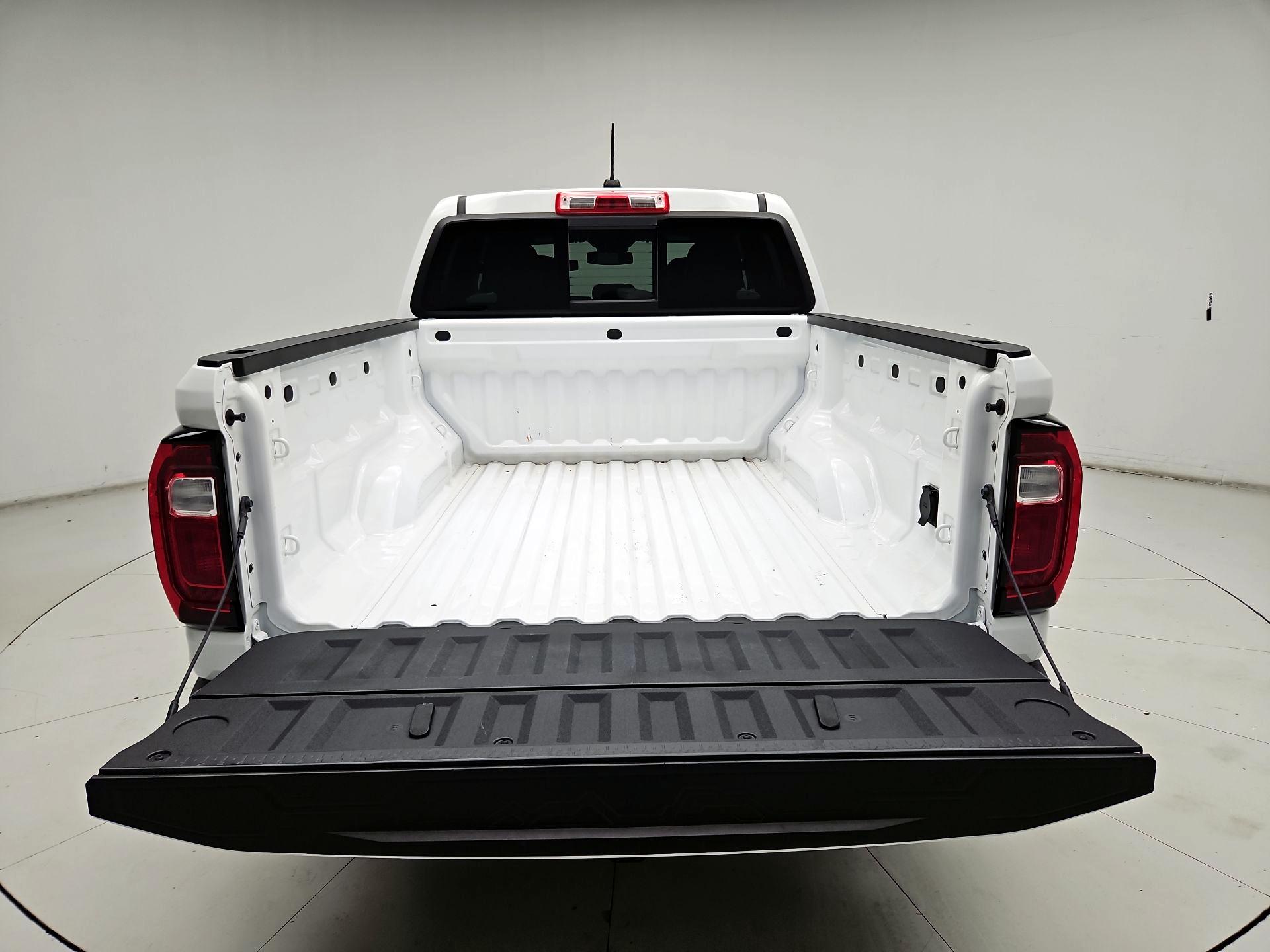 Thumbnail: 2025 GMC Canyon - 18