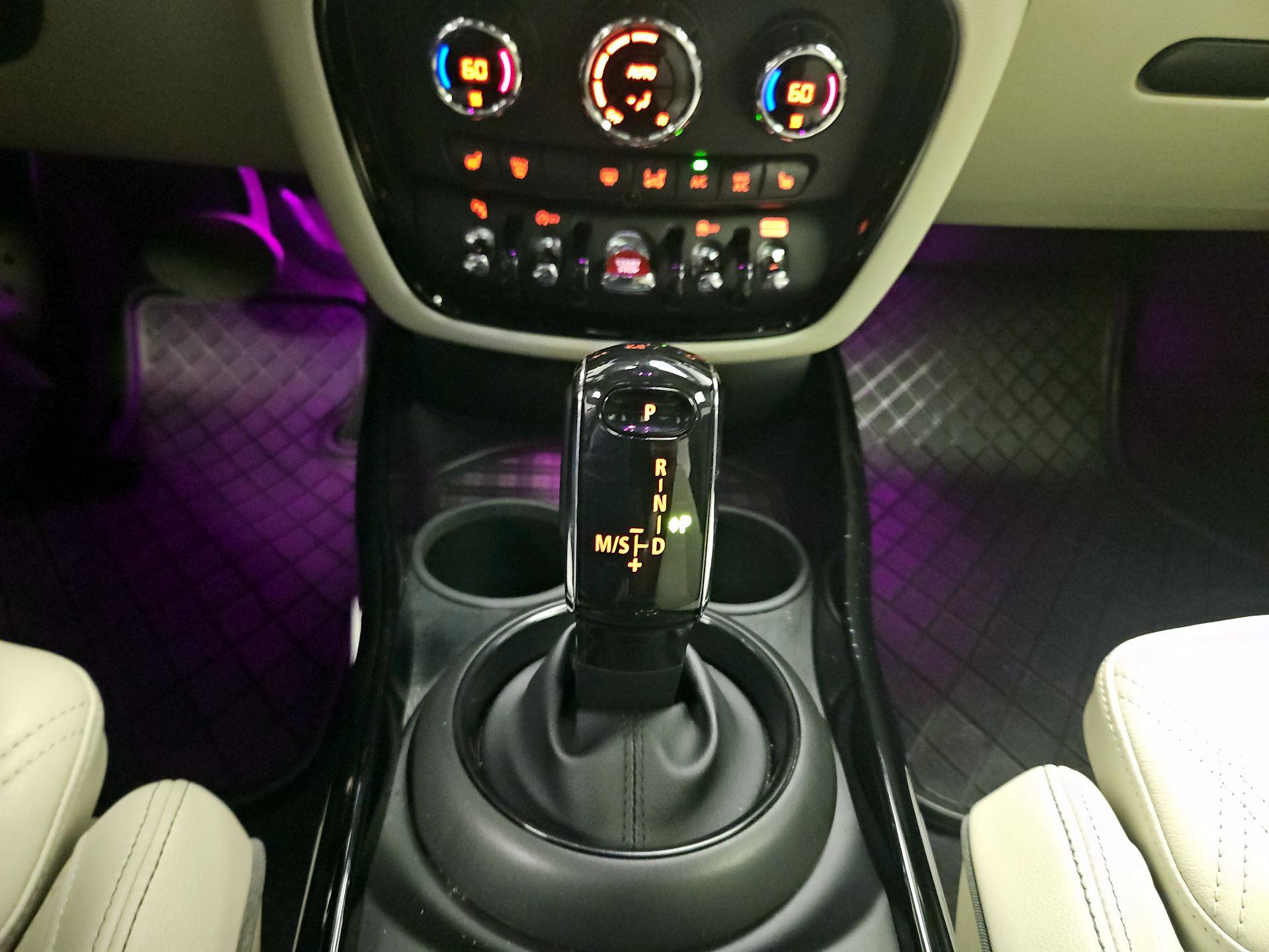 Thumbnail: 2022 MINI Cooper Clubman - 16