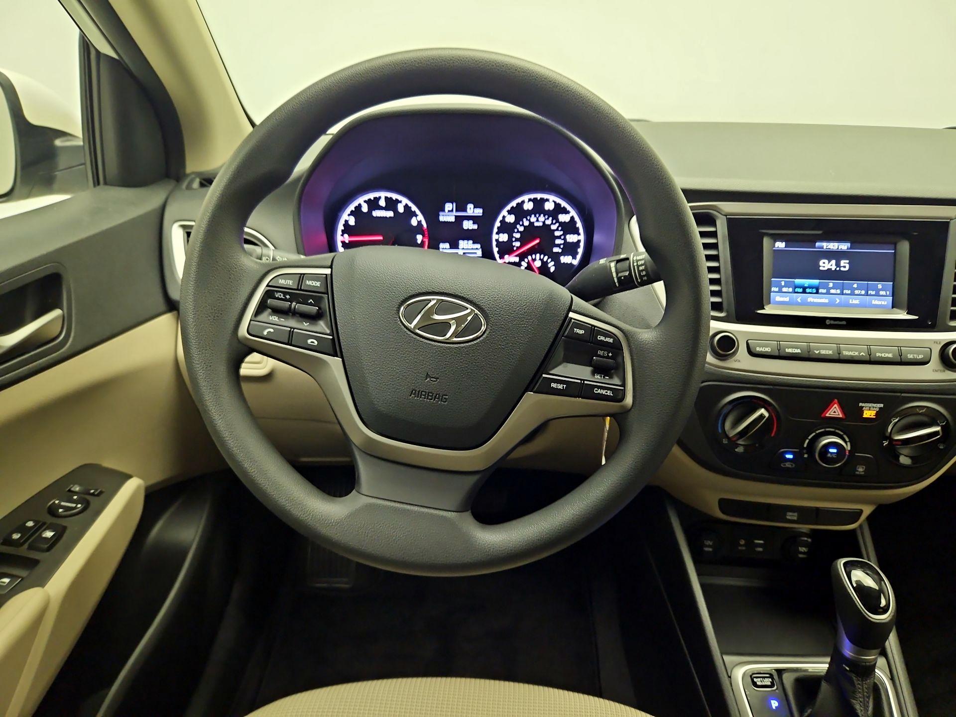 Thumbnail: 2022 Hyundai Accent - 10