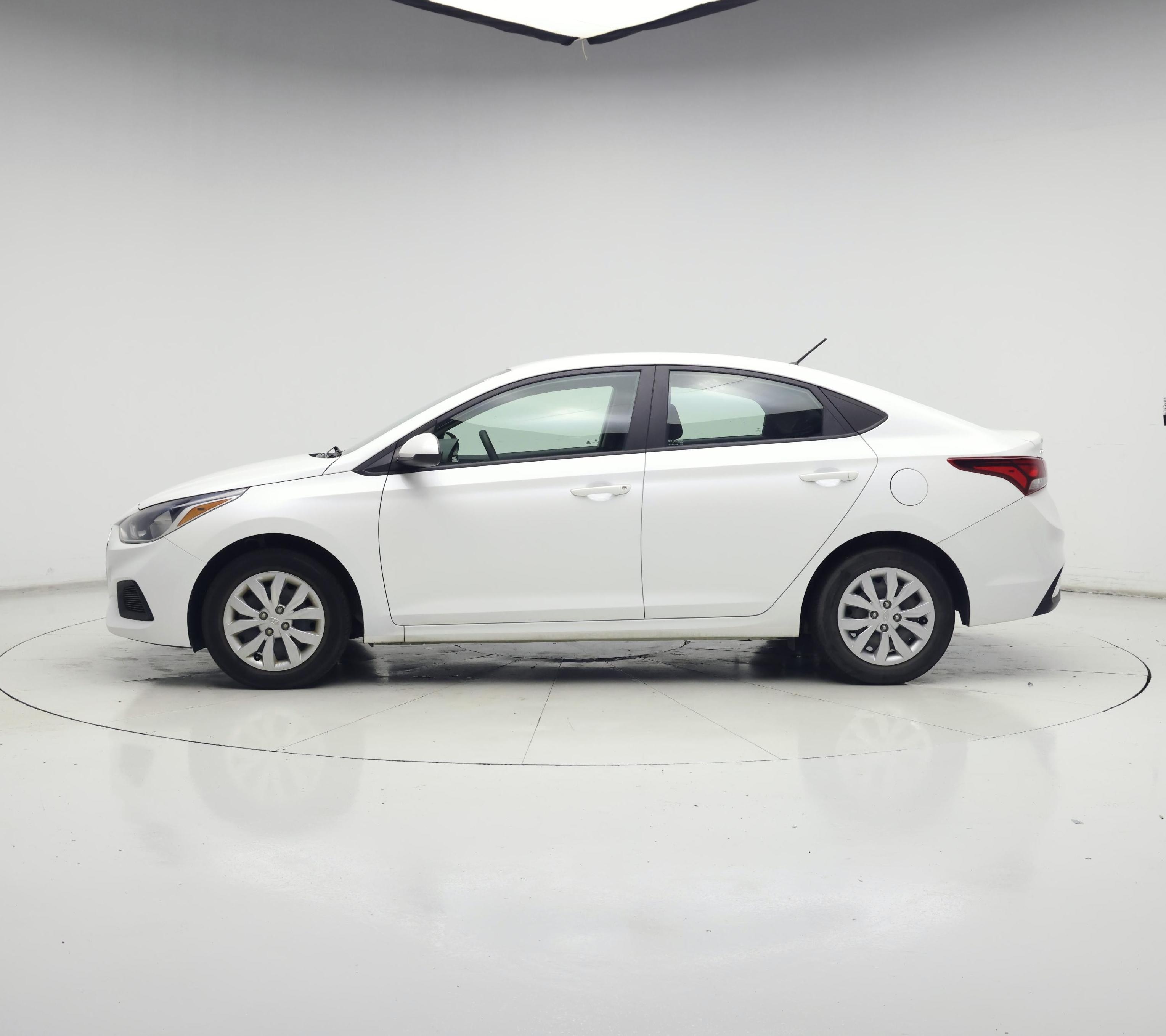 Thumbnail: 2022 Hyundai Accent - 3