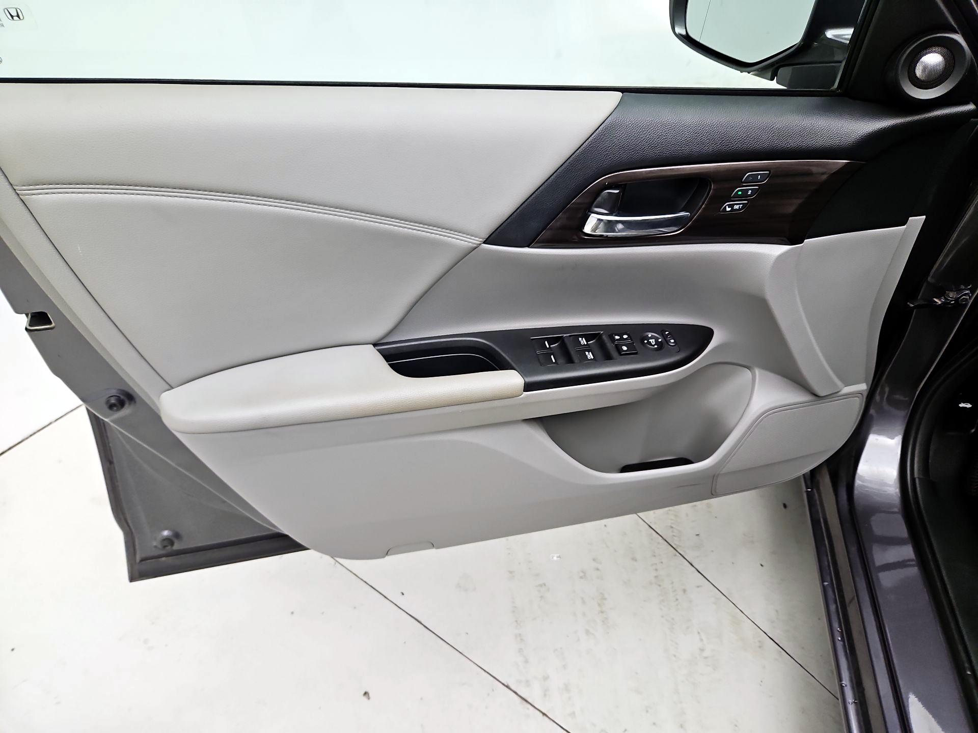 Thumbnail: 2016 Honda Accord - 12