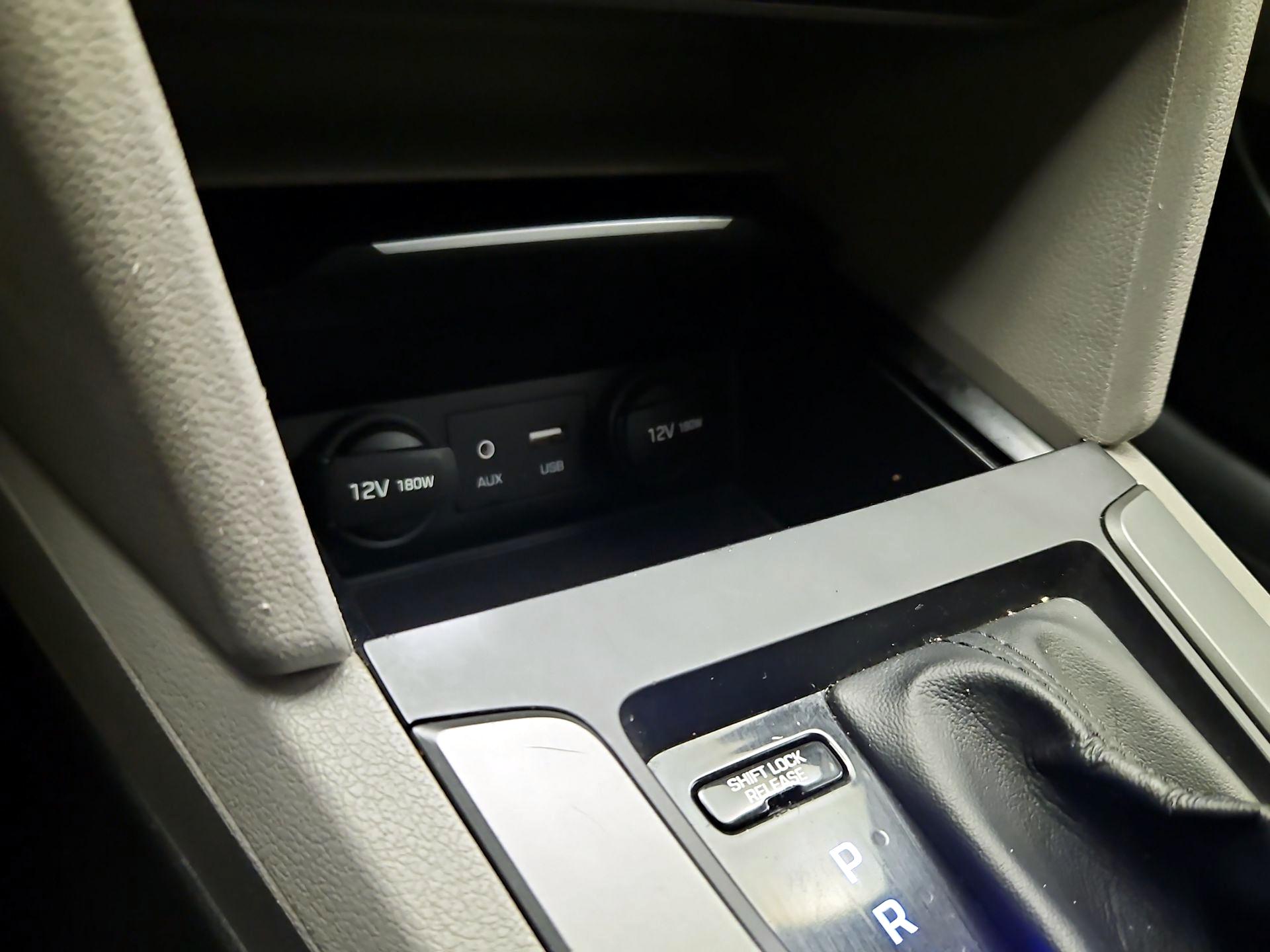 Thumbnail: 2017 Hyundai Elantra - 18