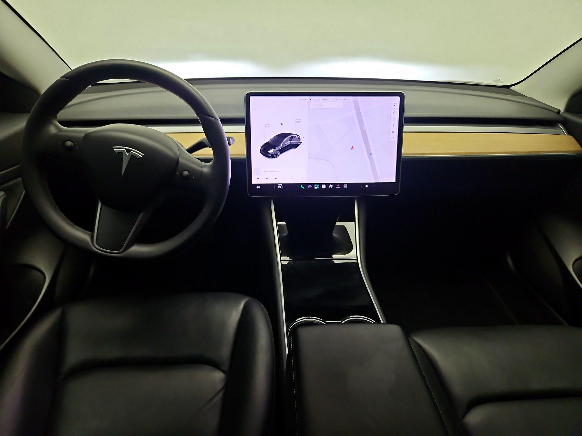 Thumbnail: 2020 Tesla Model 3 - 9
