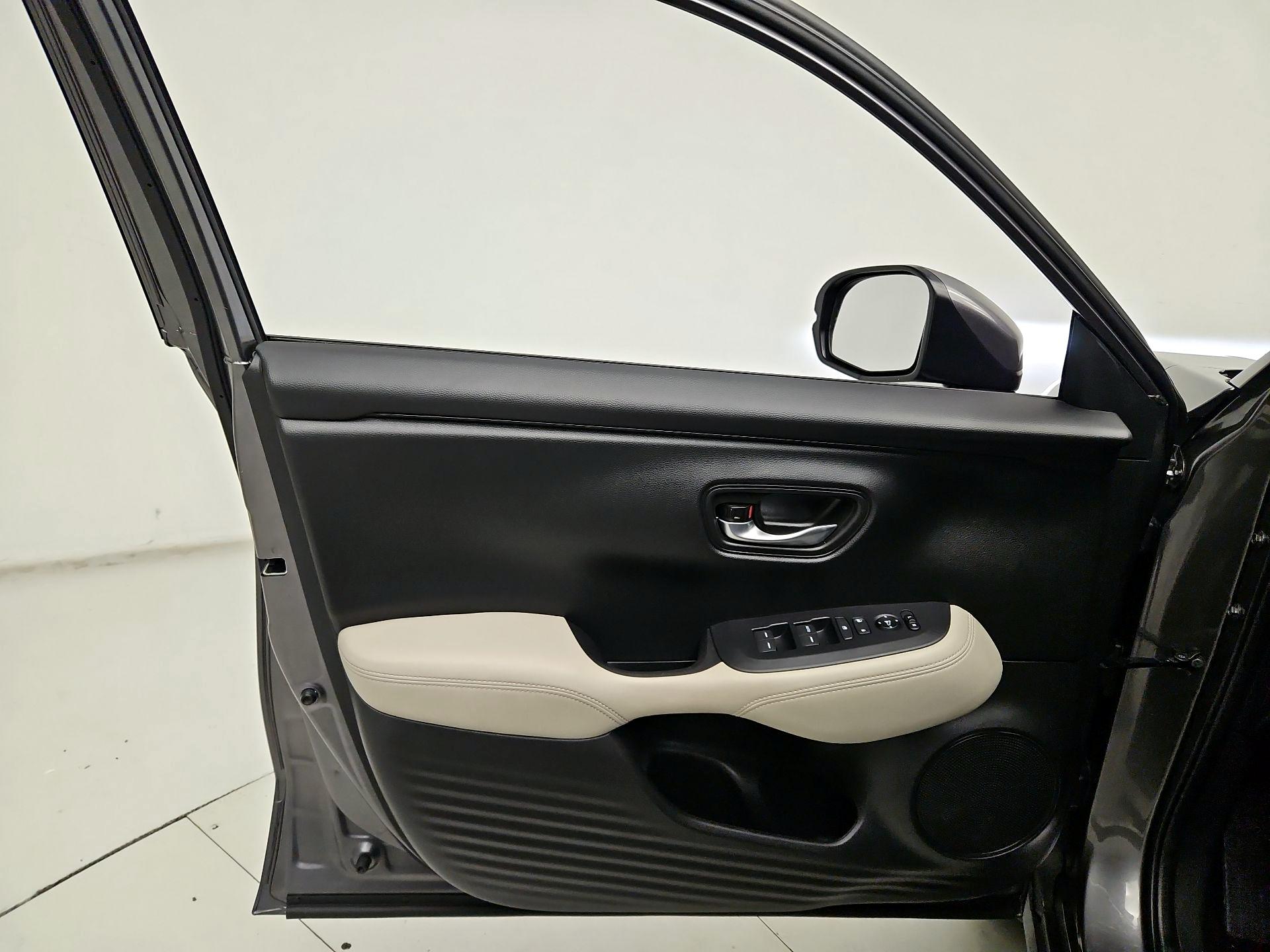 Thumbnail: 2025 Honda HR-V - 12