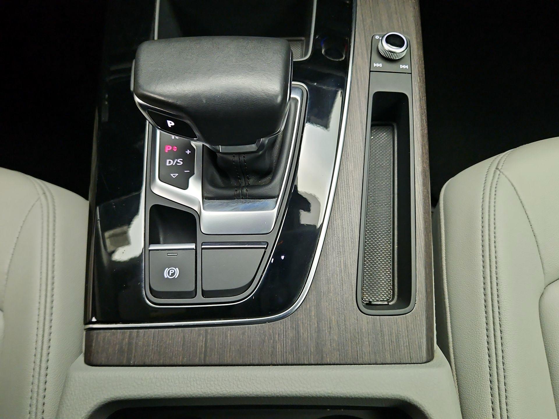 Thumbnail: 2023 Audi Q5 - 18