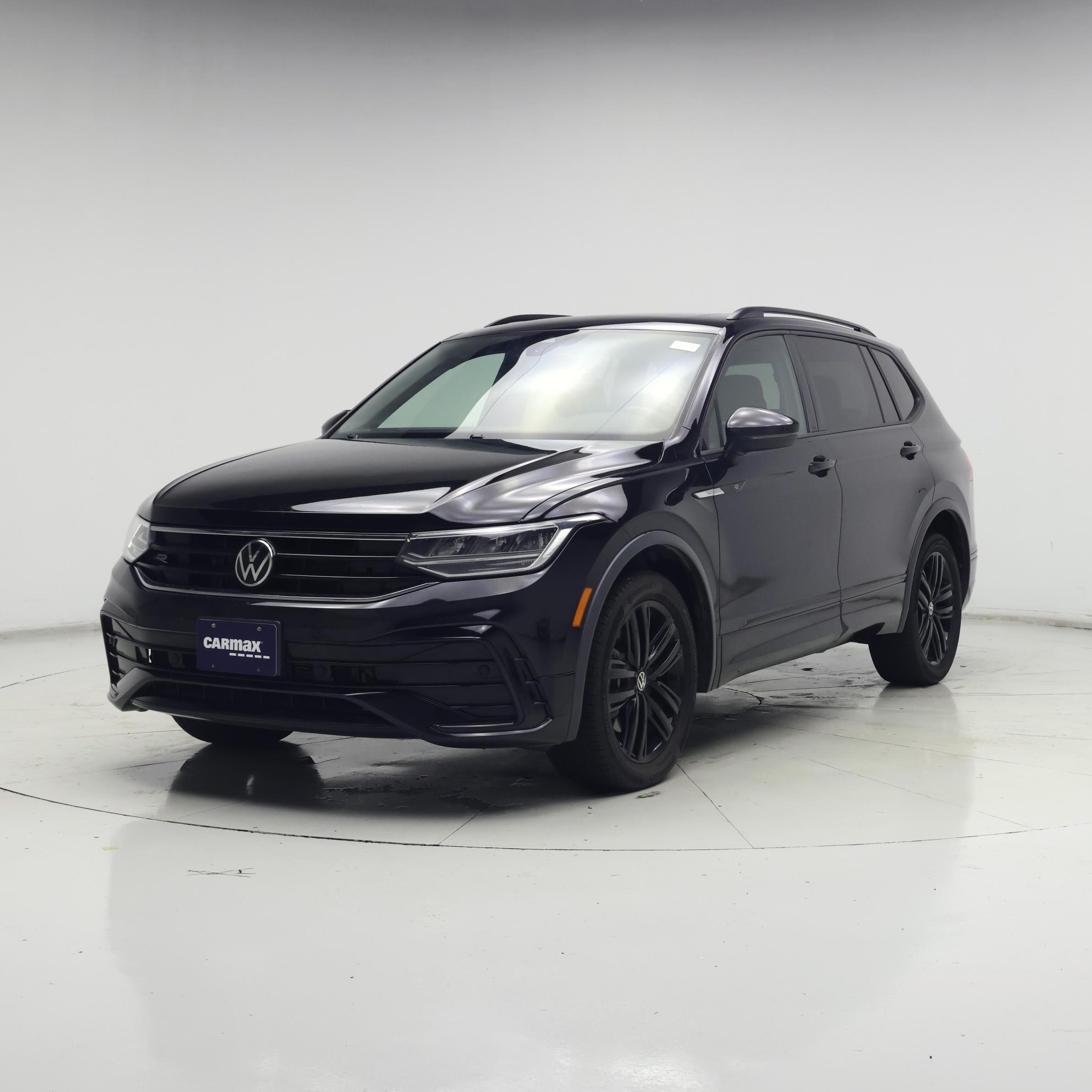 Thumbnail: 2022 Volkswagen Tiguan - 4