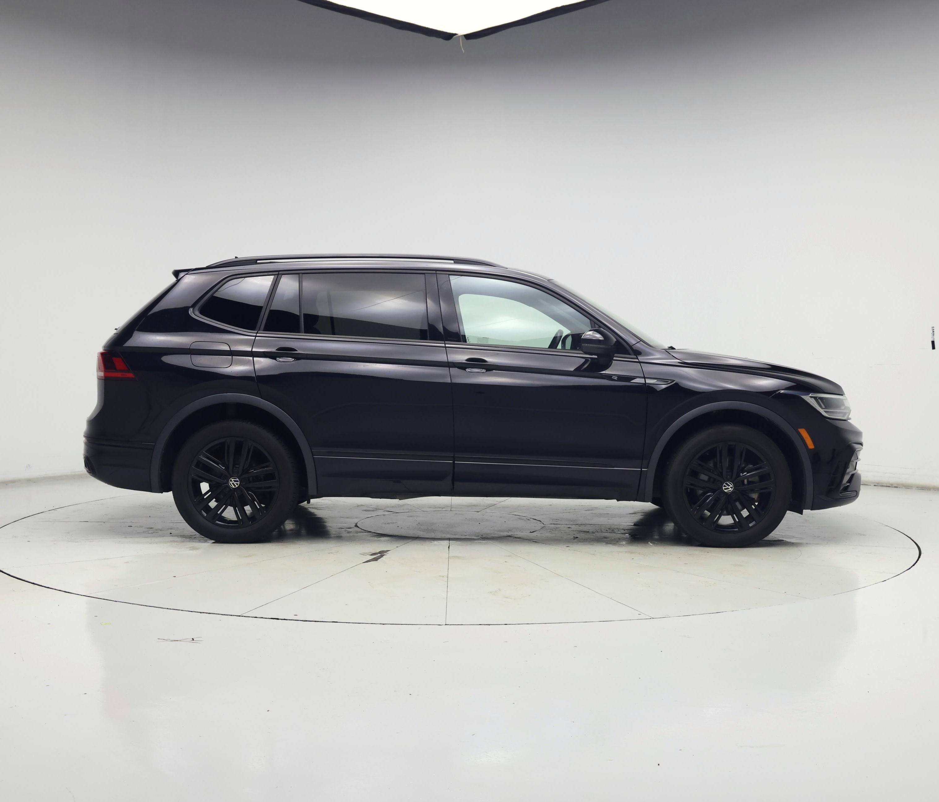 Thumbnail: 2022 Volkswagen Tiguan - 7
