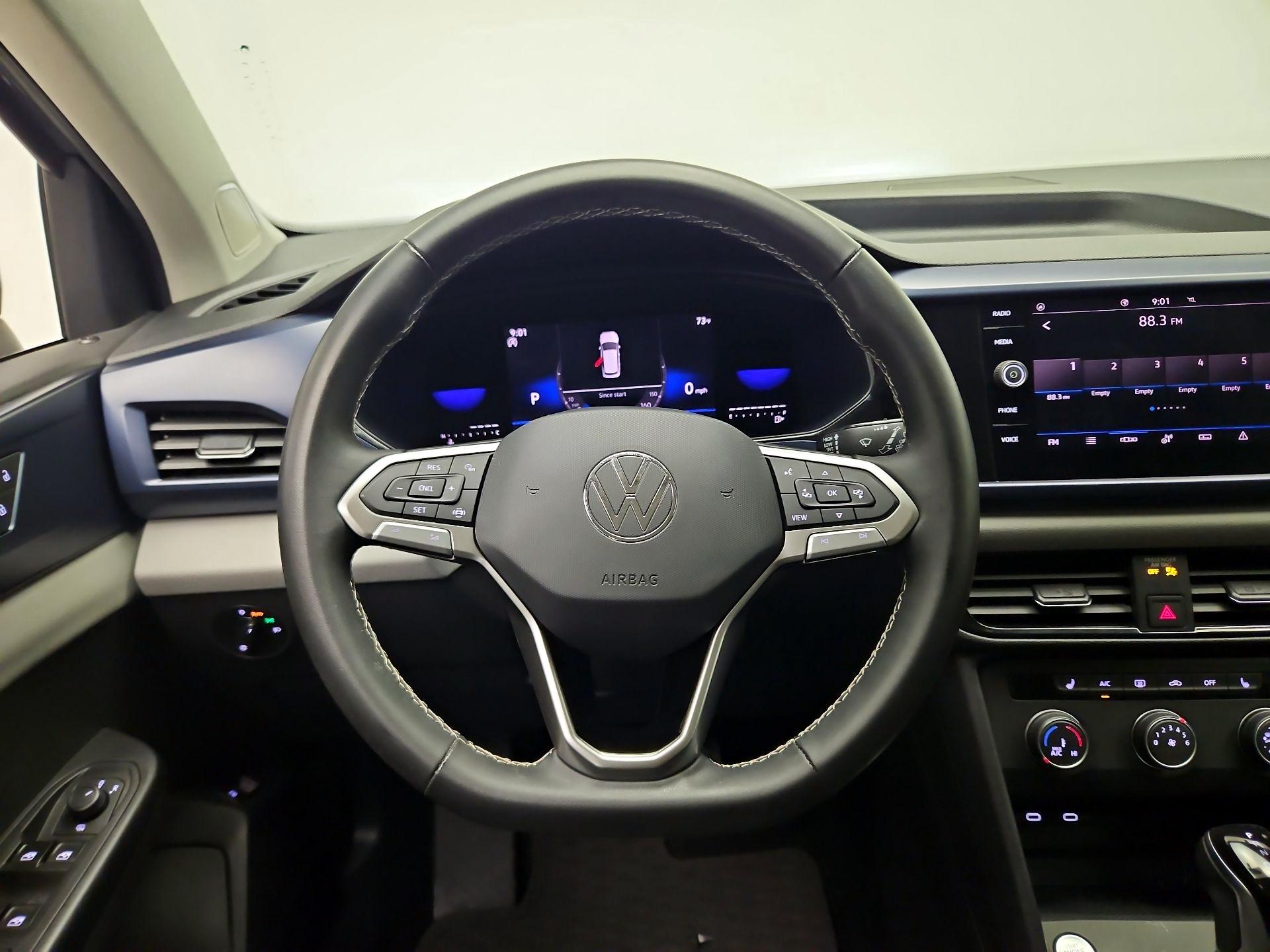 Thumbnail: 2022 Volkswagen Taos - 10