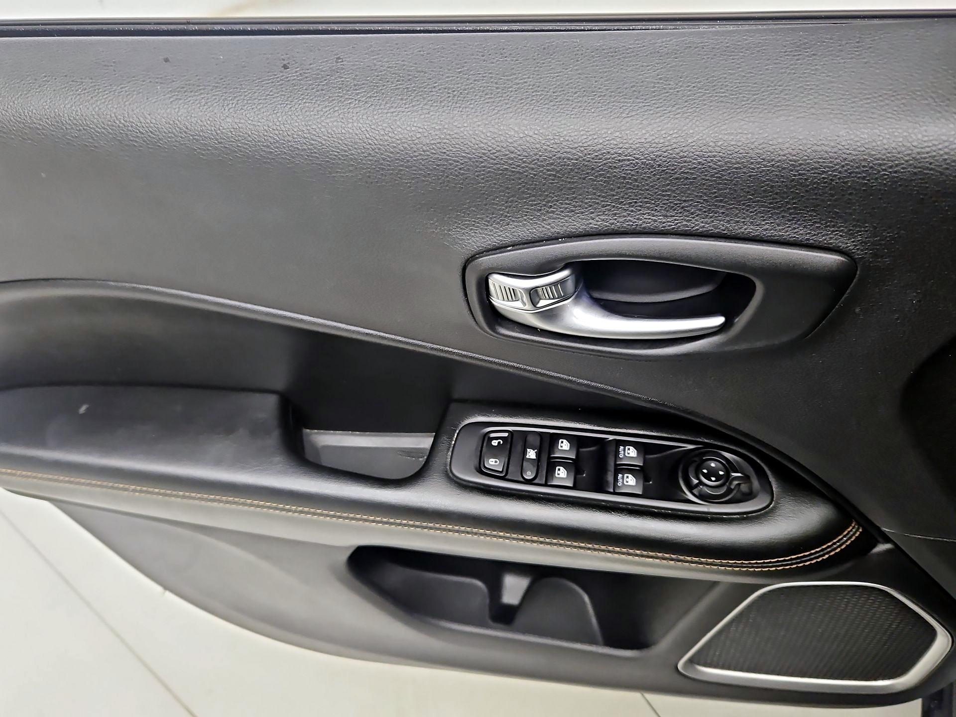 Thumbnail: 2020 Jeep Compass - 12