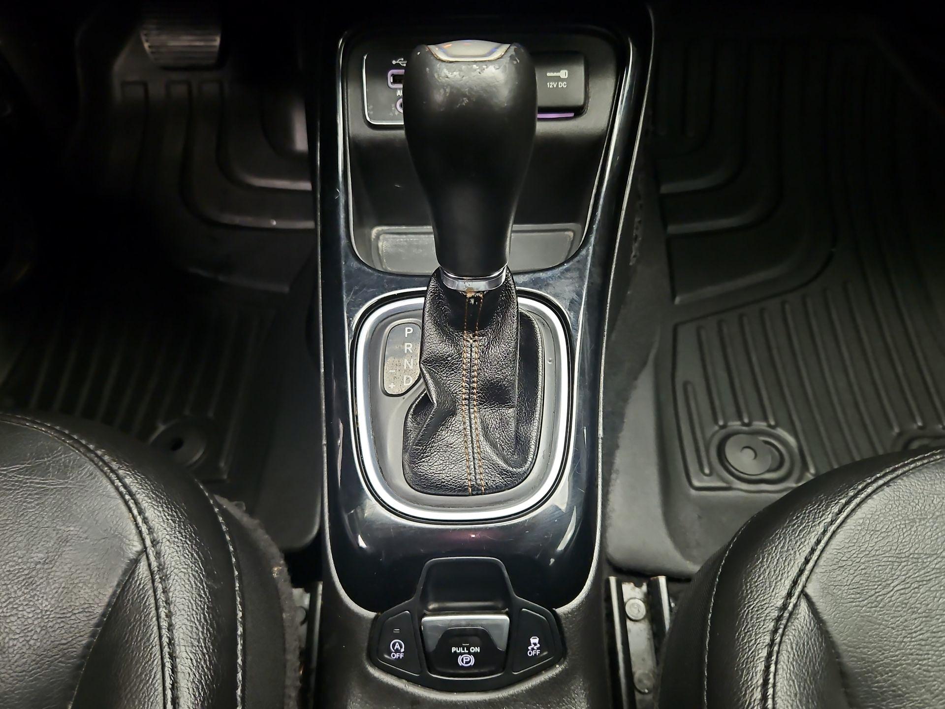 Thumbnail: 2020 Jeep Compass - 17