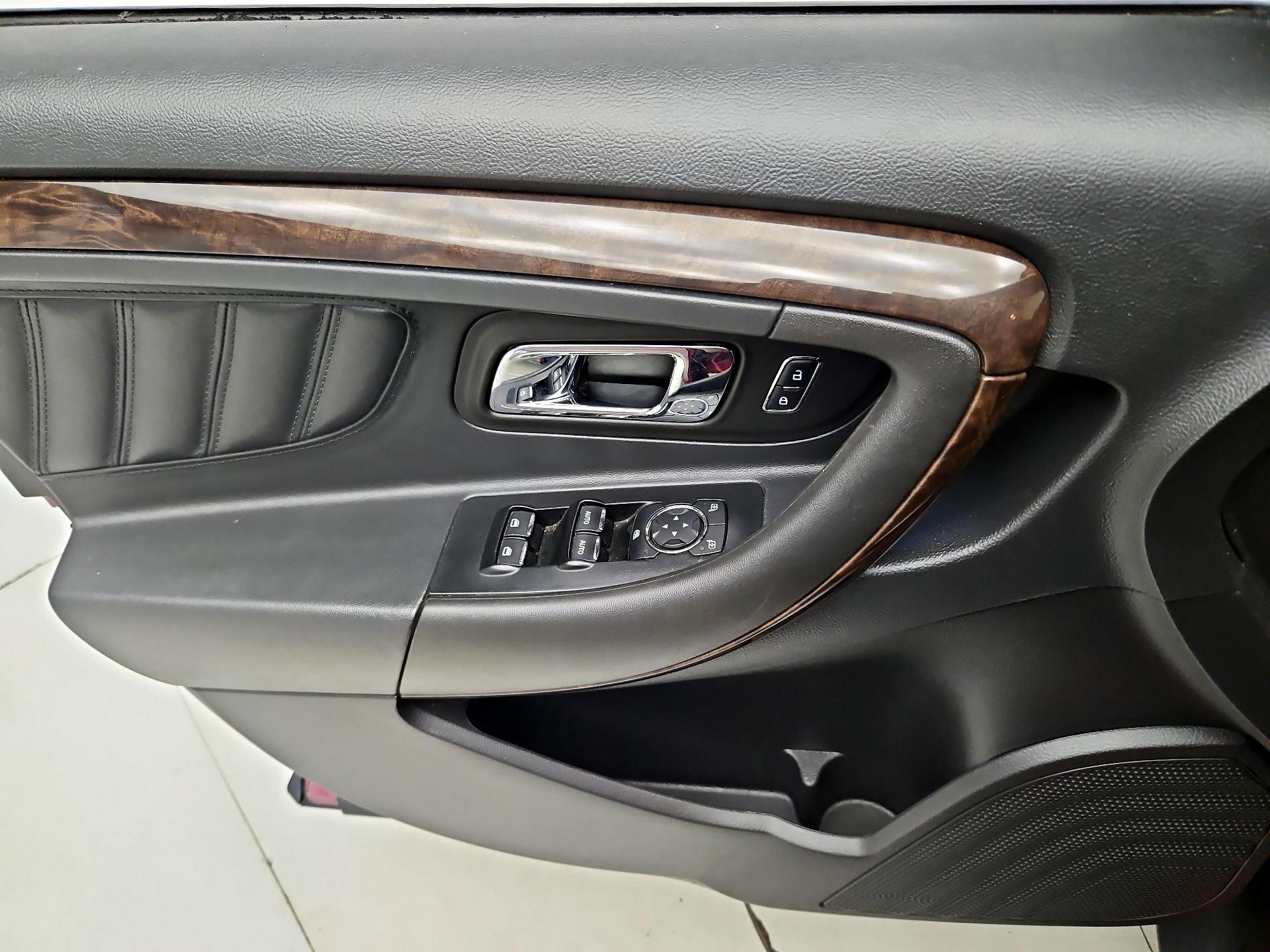 Thumbnail: 2015 Ford Taurus - 12