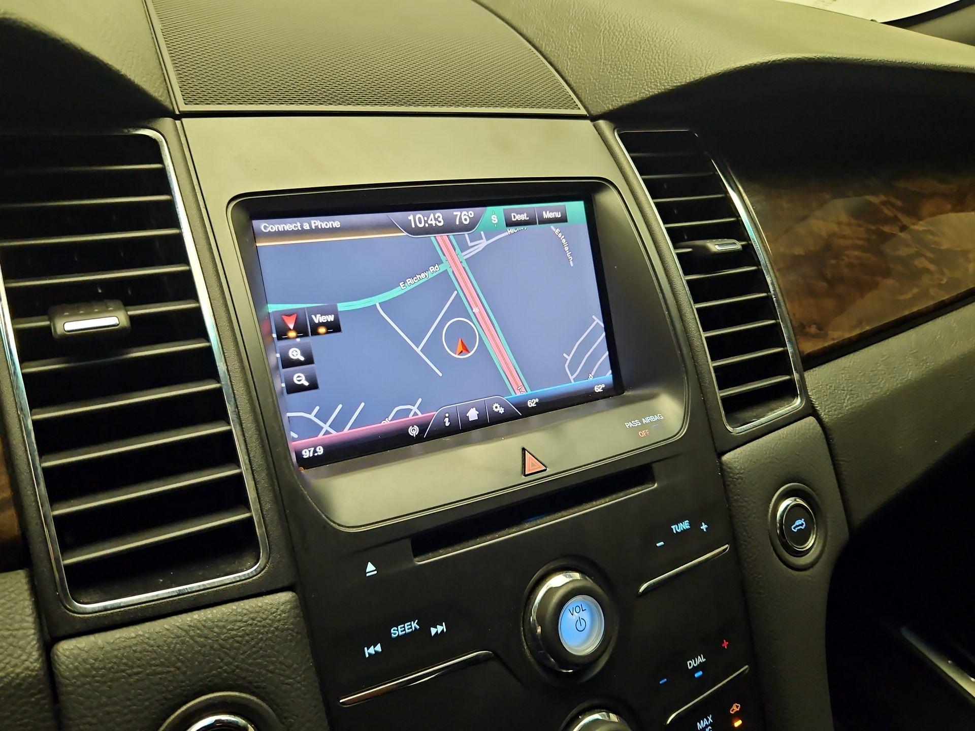 Thumbnail: 2015 Ford Taurus - 14