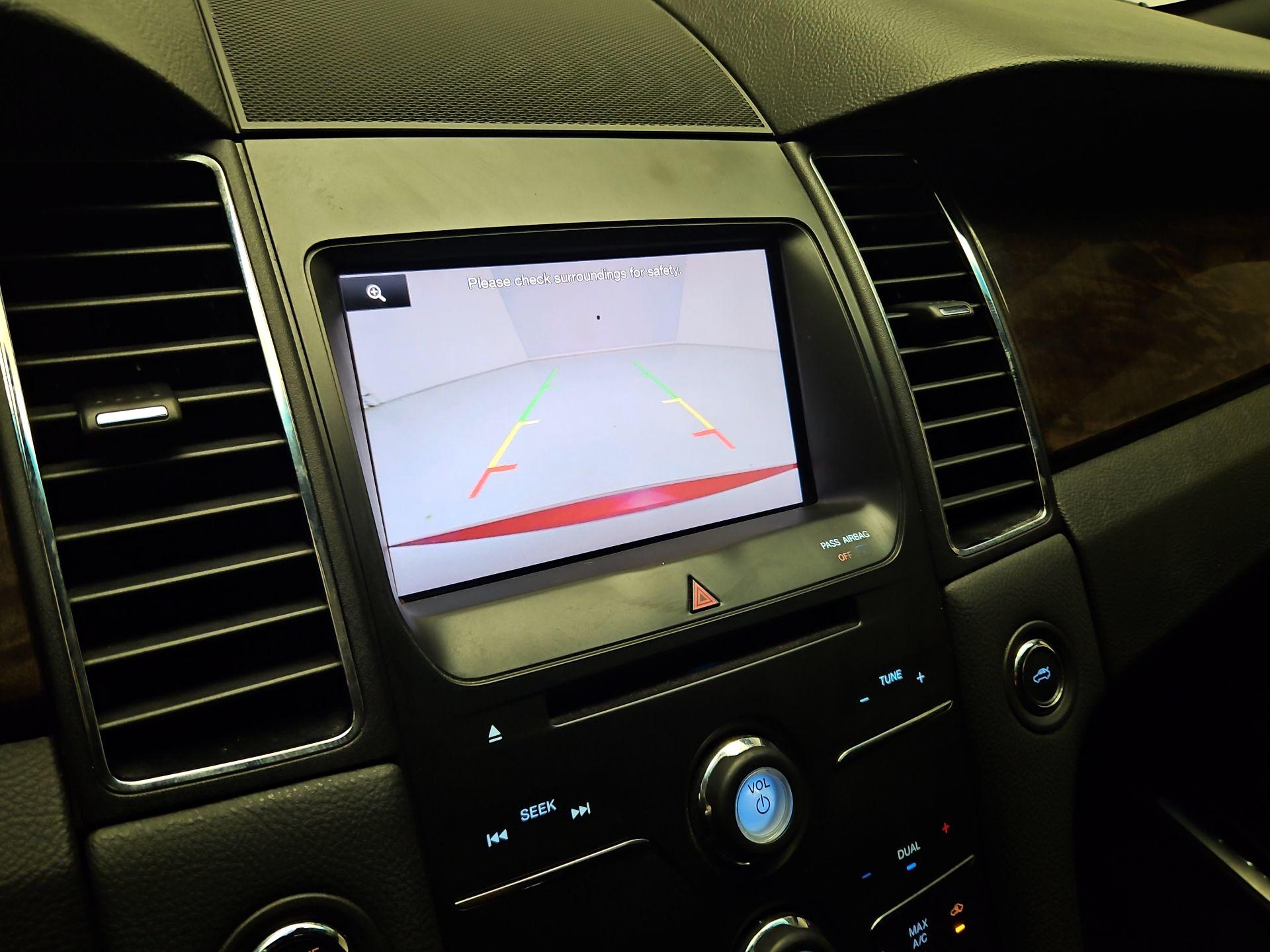 Thumbnail: 2015 Ford Taurus - 15