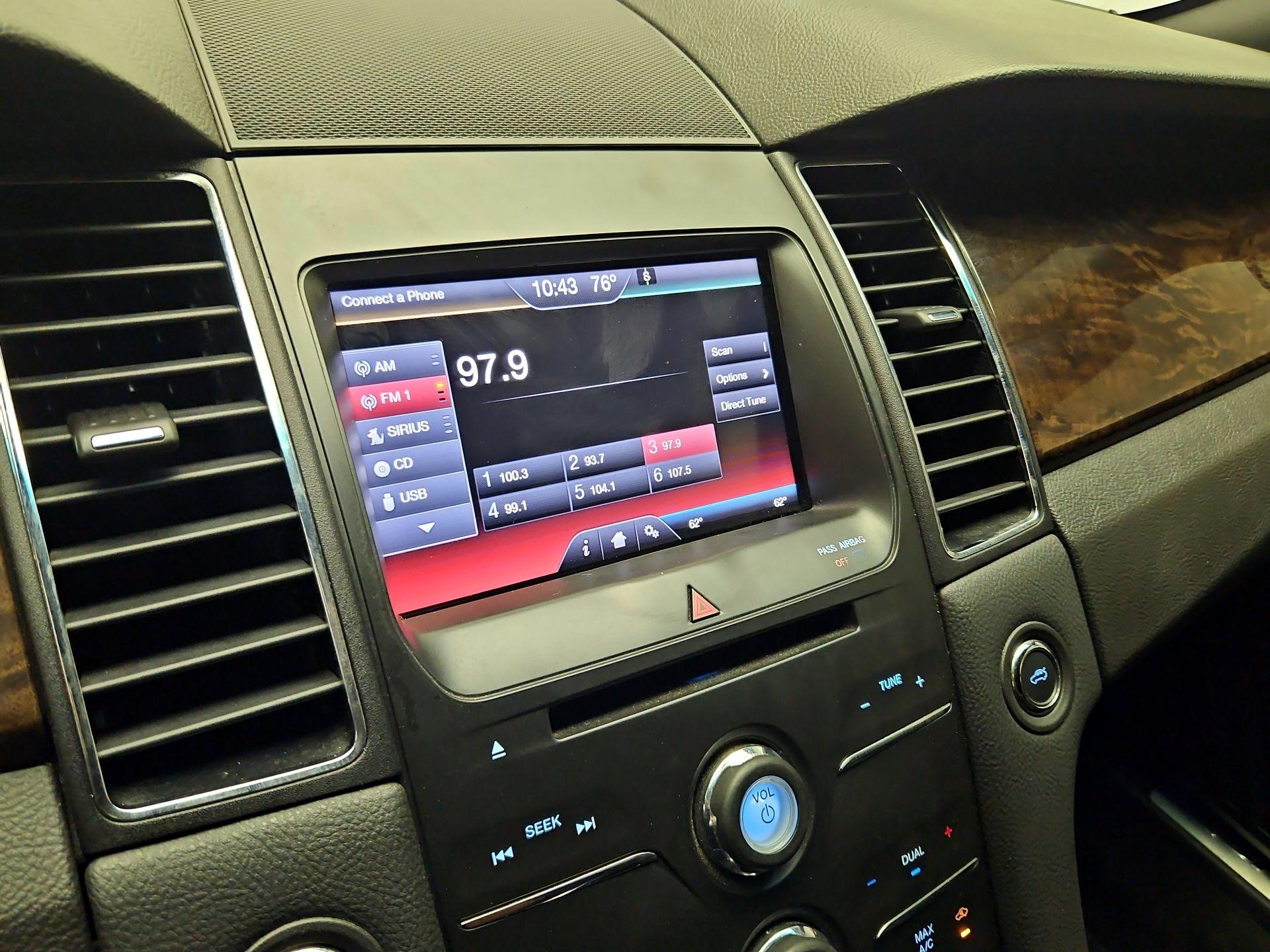 Thumbnail: 2015 Ford Taurus - 16