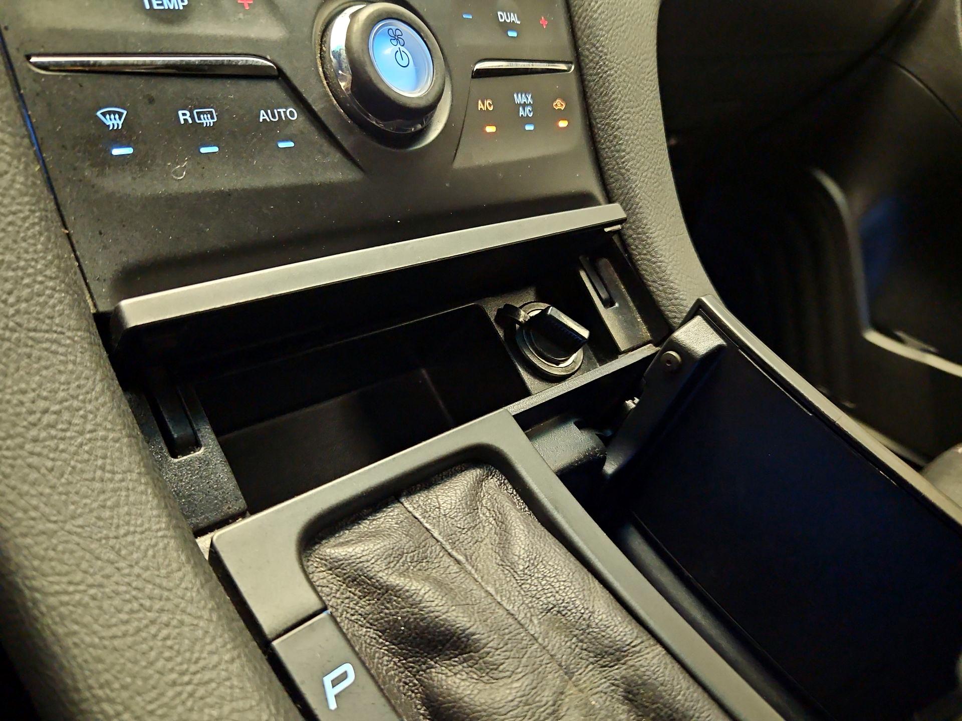 Thumbnail: 2015 Ford Taurus - 19