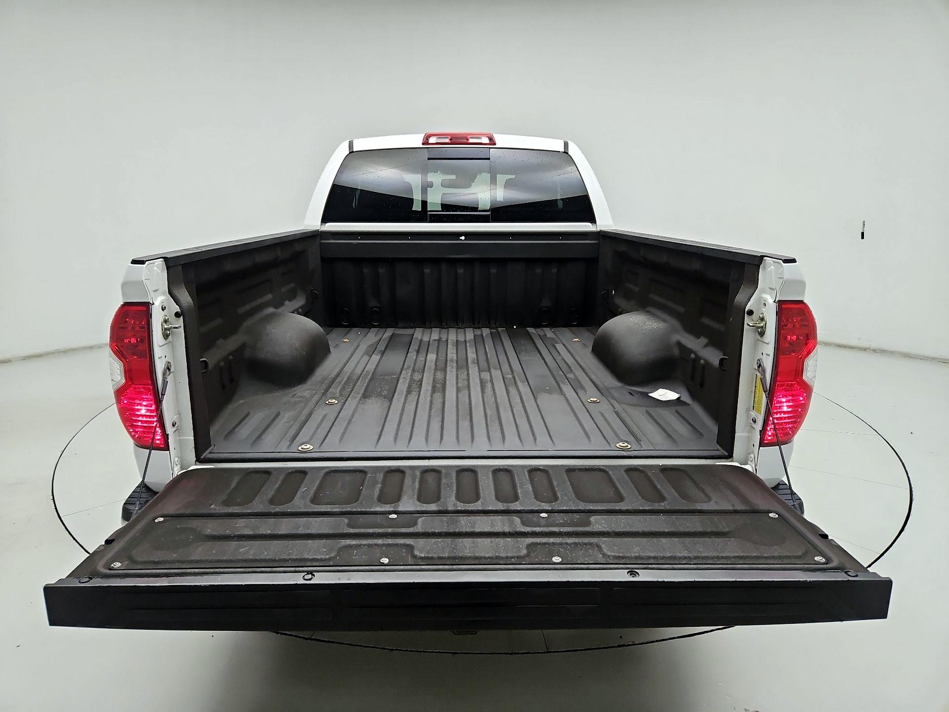 Thumbnail: 2019 Toyota Tundra - 18