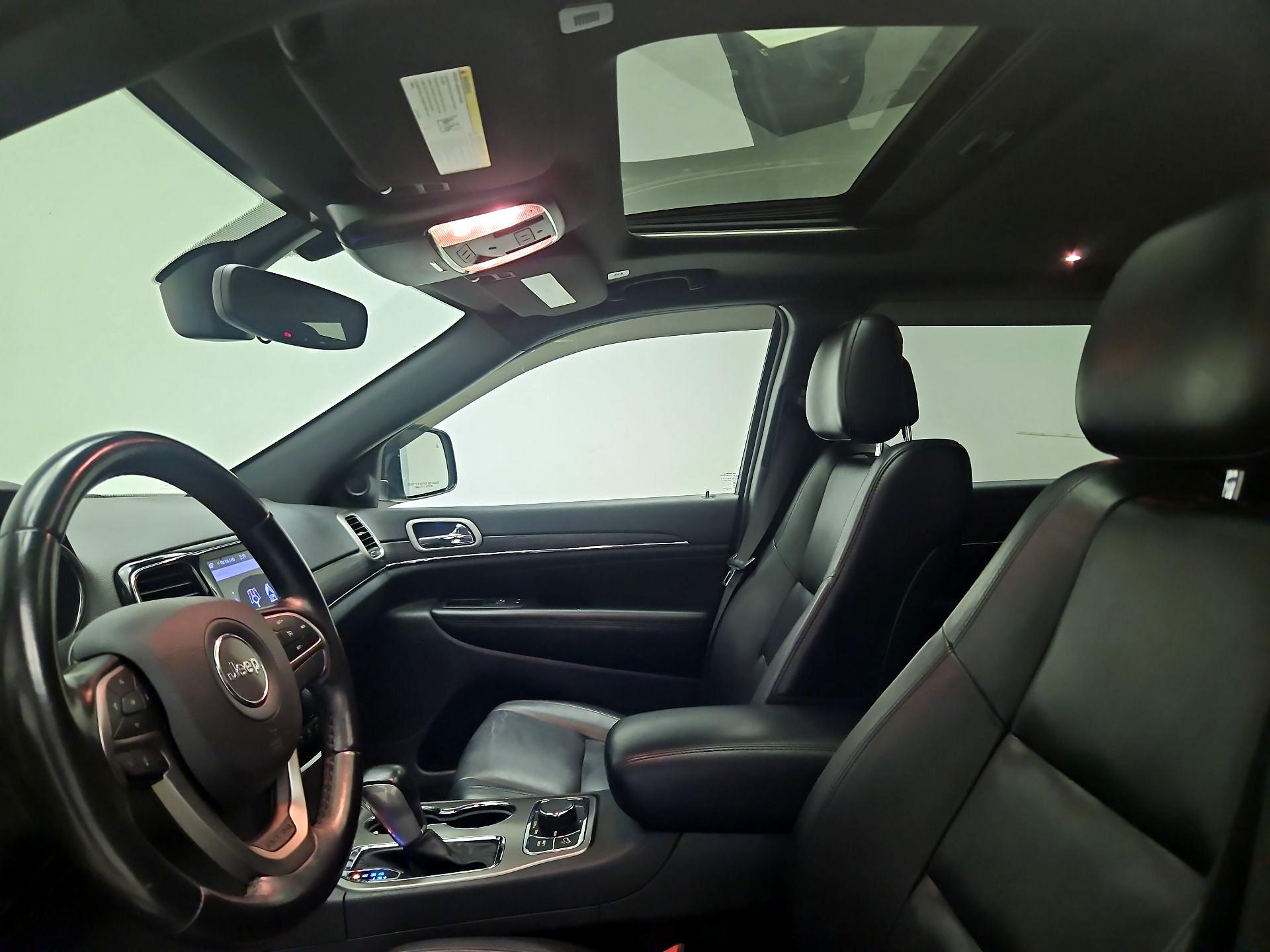 Thumbnail: 2020 Jeep Grand Cherokee - 20