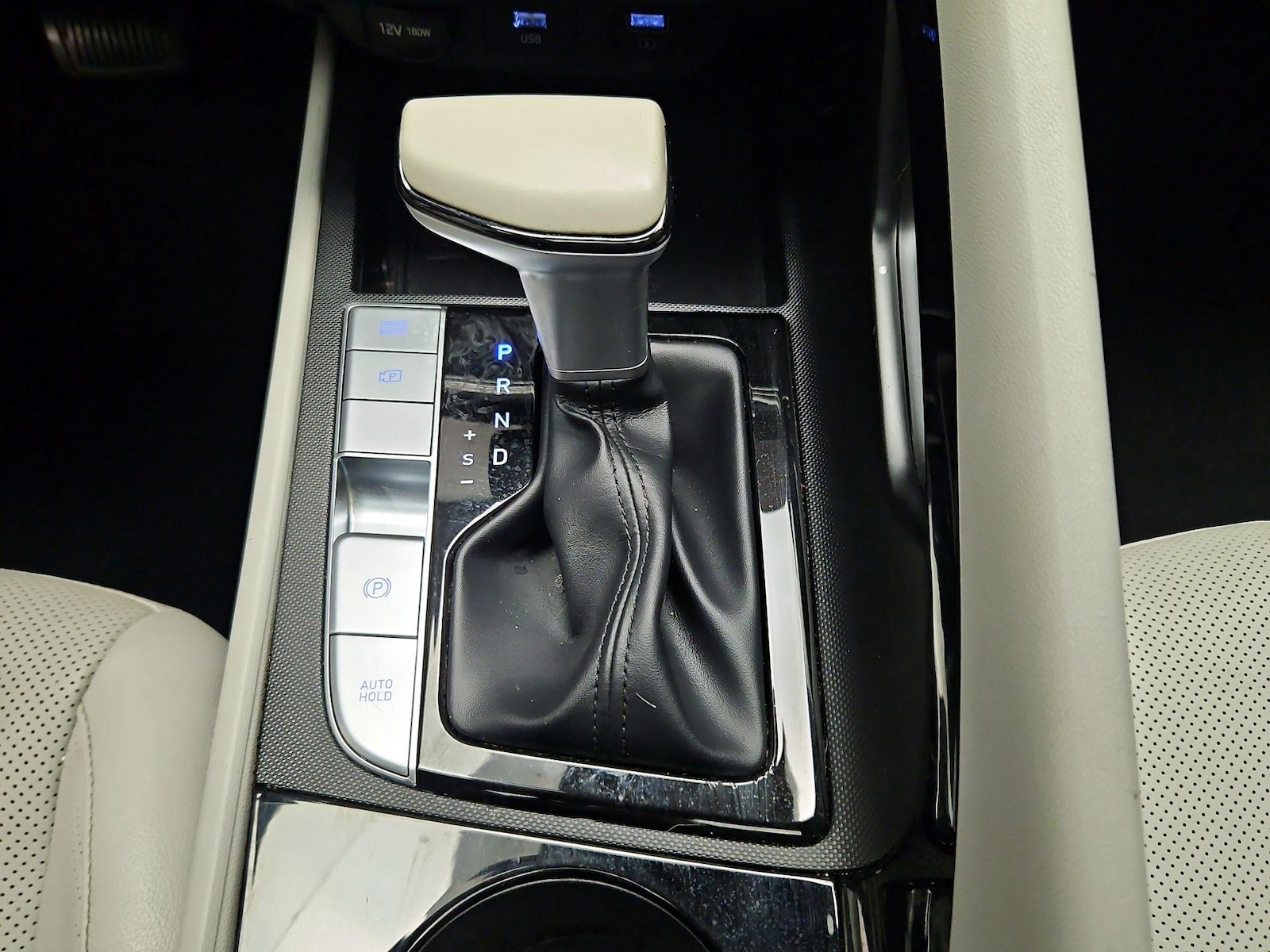 2021 Hyundai Elantra Limited - Photo 19