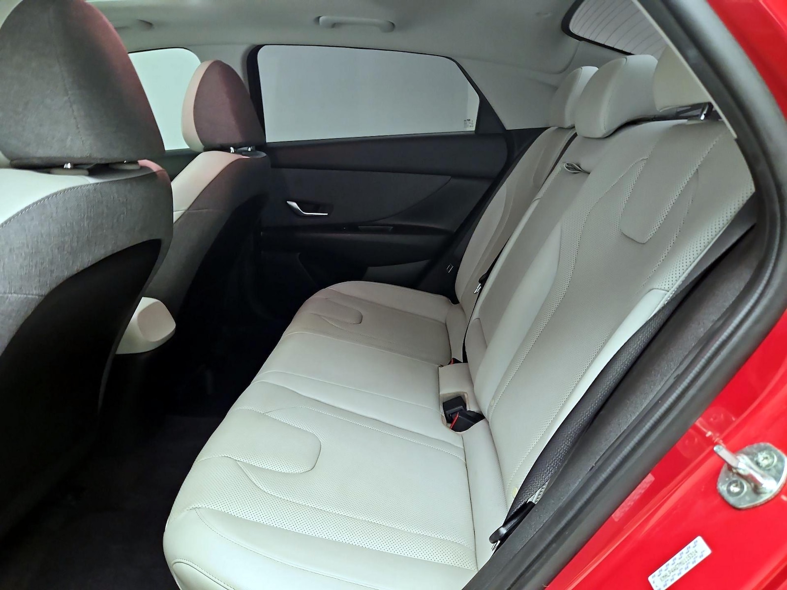 2021 Hyundai Elantra Limited - Photo 22