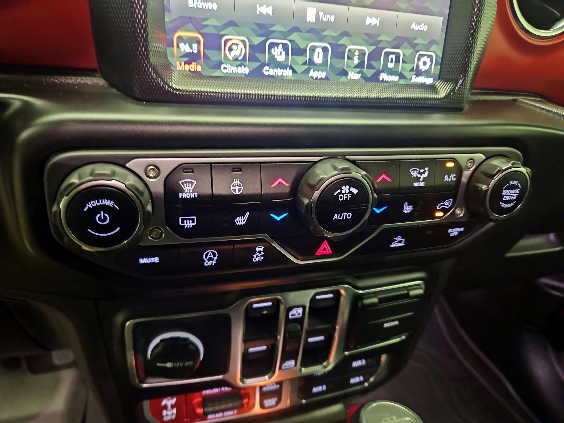 Thumbnail: 2023 Jeep Gladiator - 17
