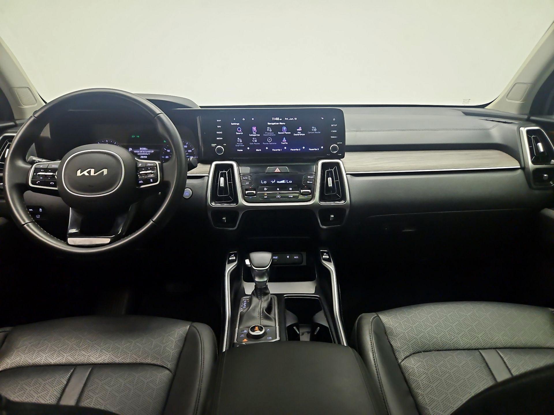 Thumbnail: 2023 Kia Sorento - 9