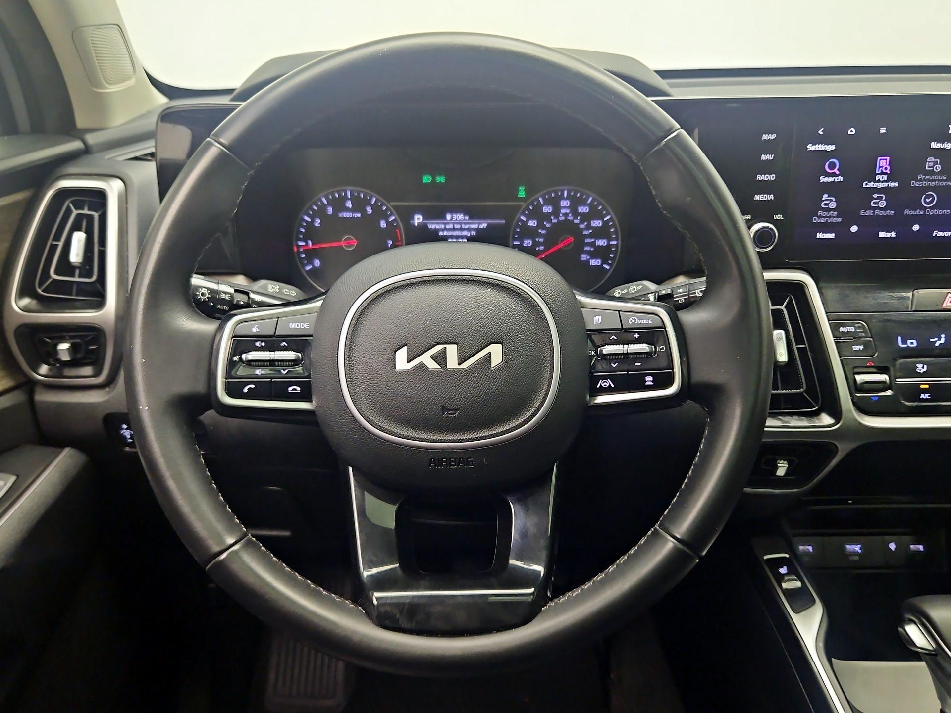 Thumbnail: 2023 Kia Sorento - 10