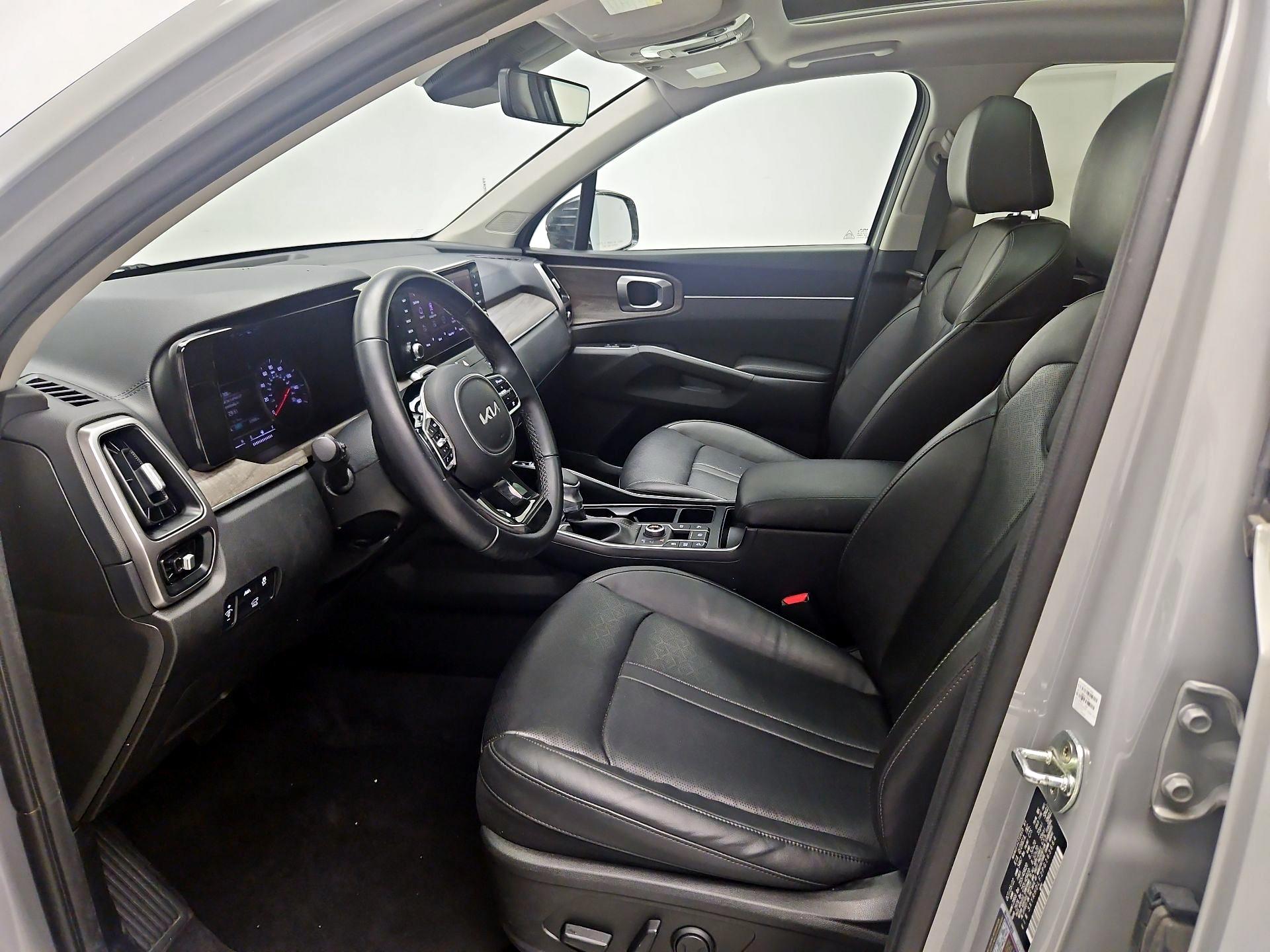 Thumbnail: 2023 Kia Sorento - 11