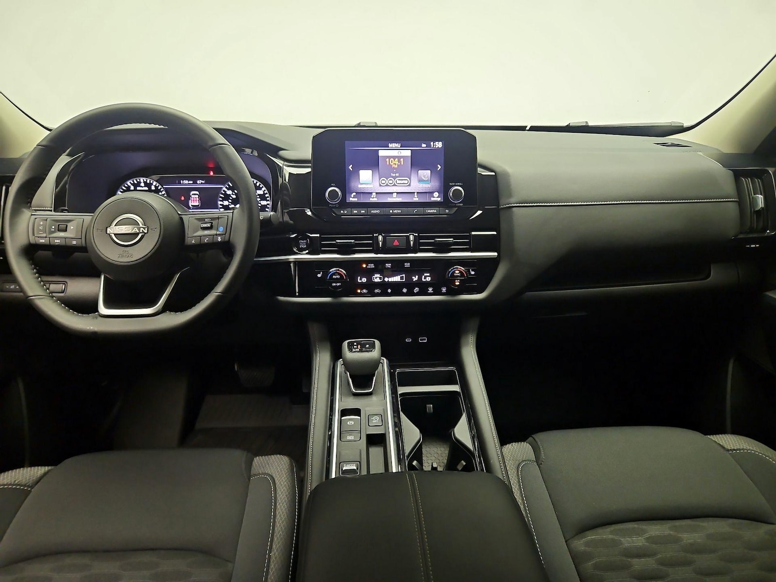2025 Nissan Pathfinder SV - Photo 10