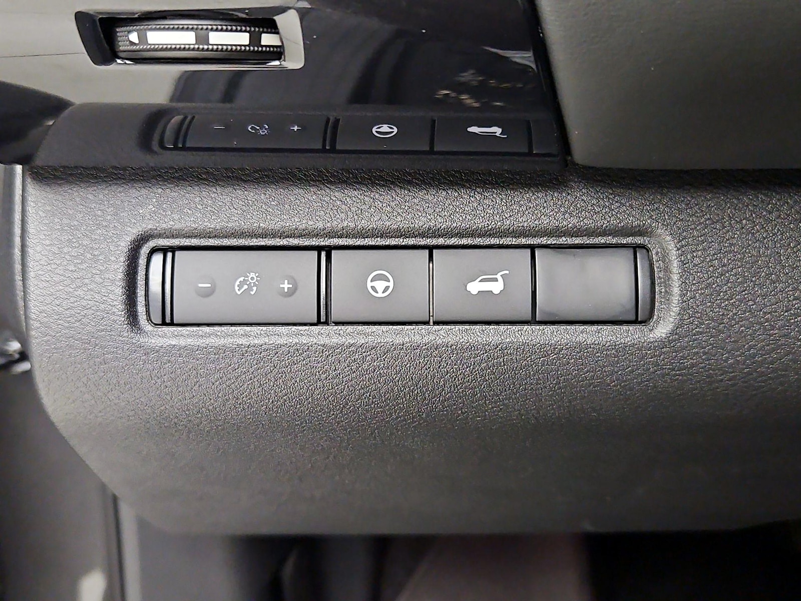 2025 Nissan Pathfinder SV - Photo 14