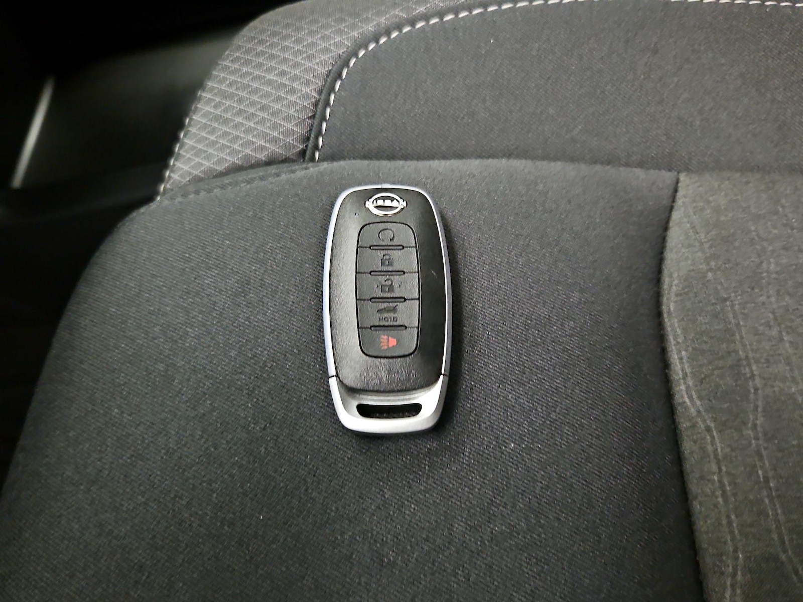 2025 Nissan Pathfinder SV - Photo 24