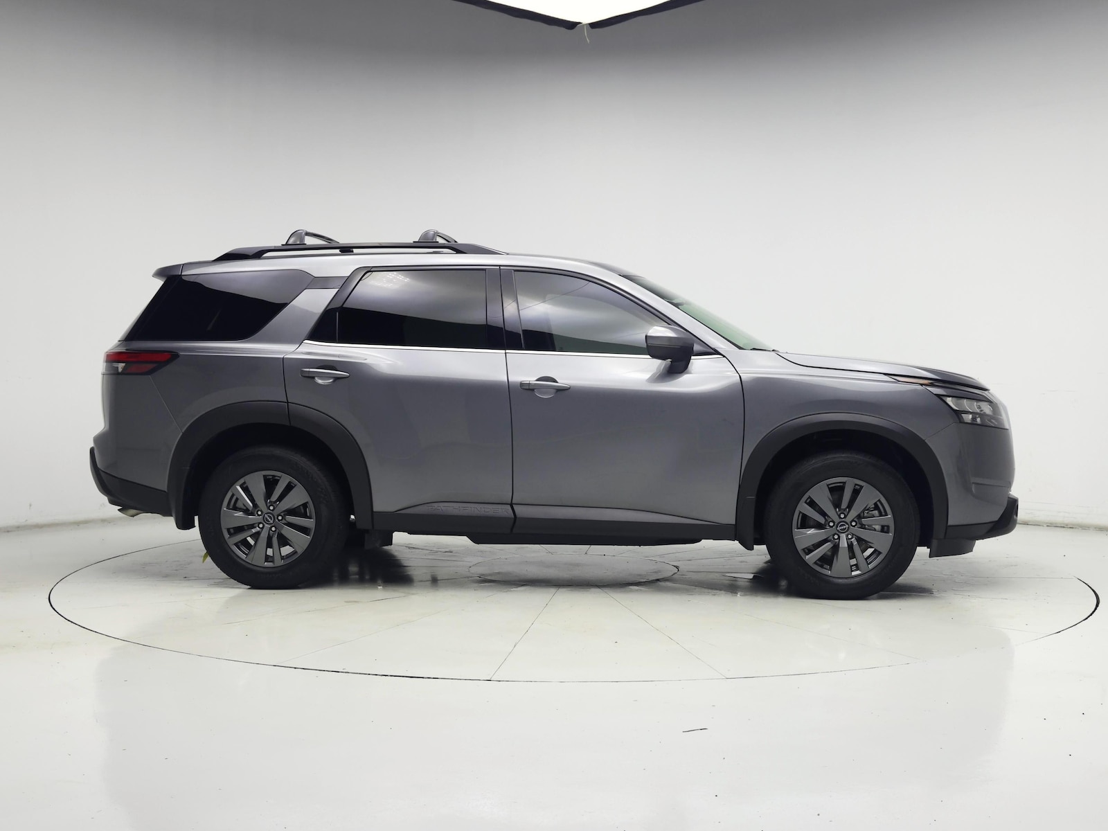 2025 Nissan Pathfinder SV - Photo 8