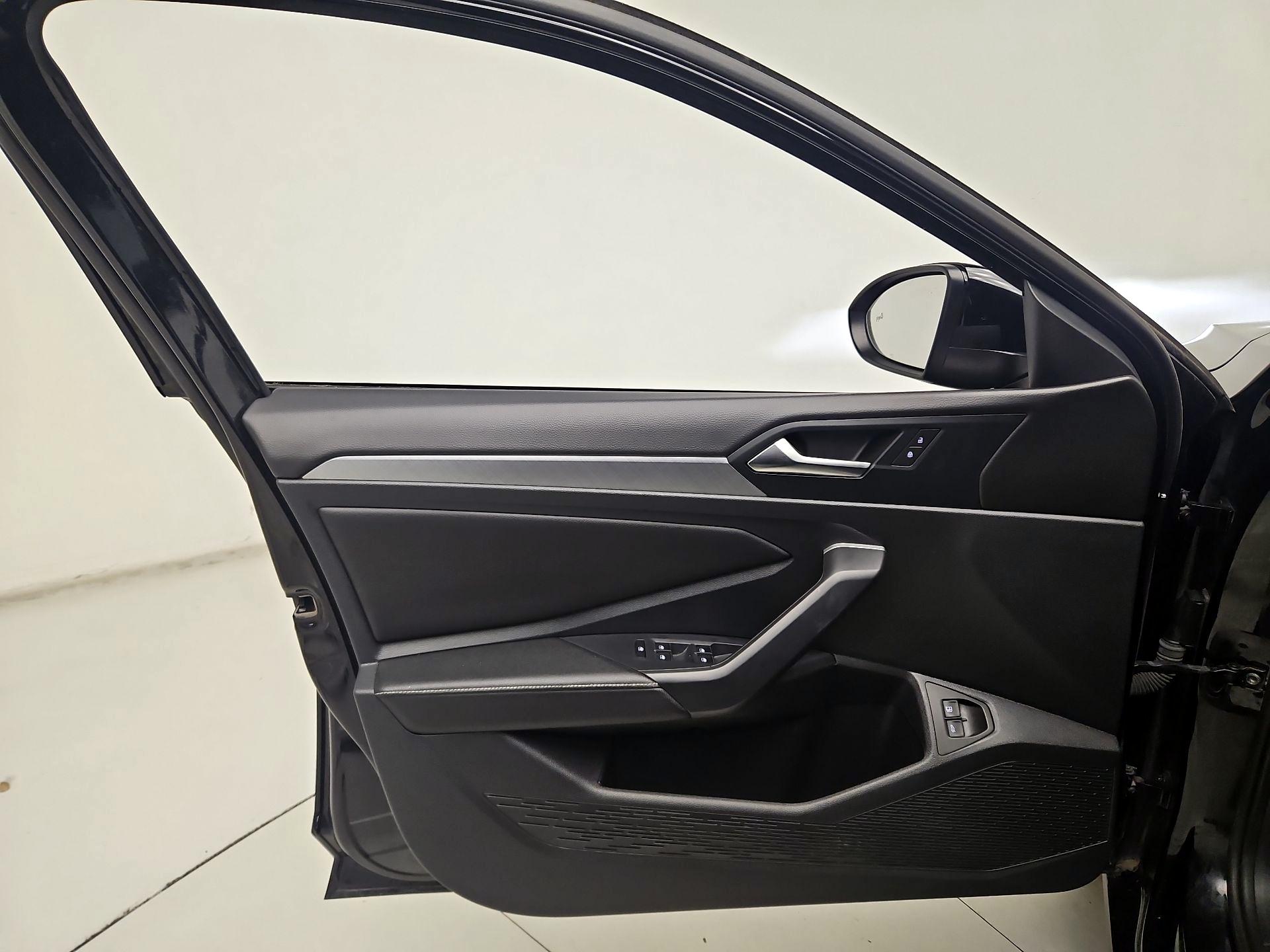Thumbnail: 2024 Volkswagen Jetta - 12