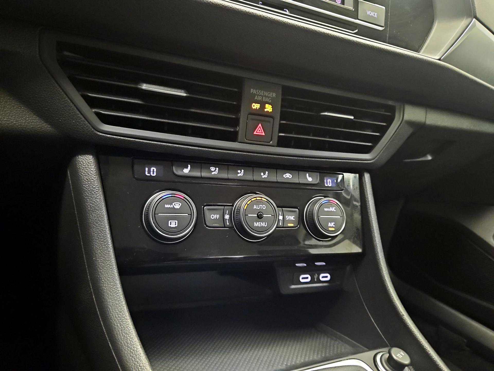 Thumbnail: 2024 Volkswagen Jetta - 15