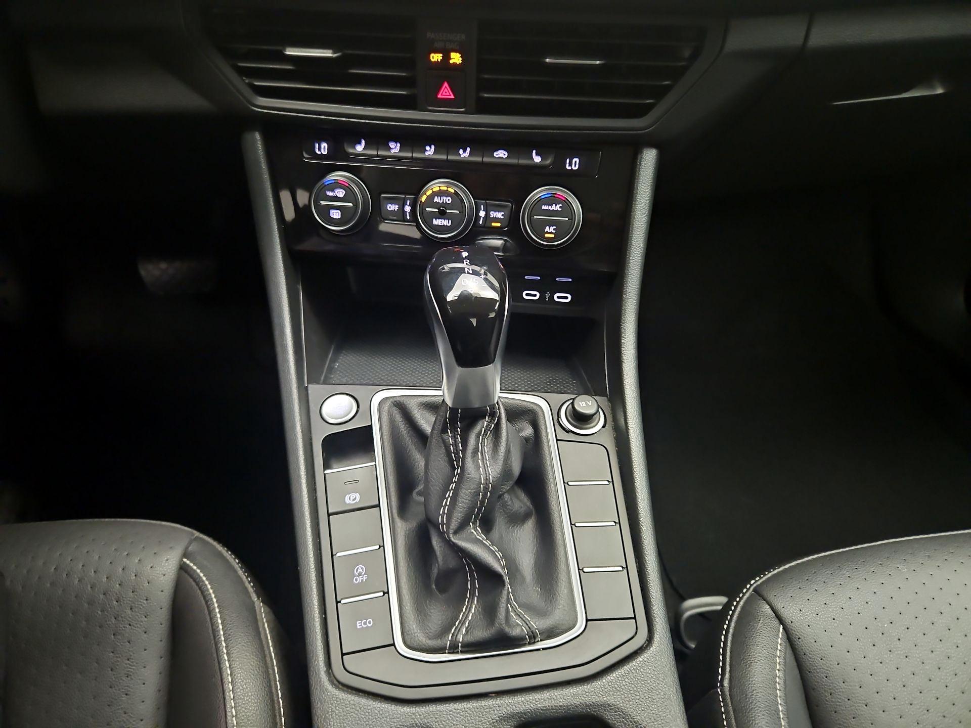 Thumbnail: 2024 Volkswagen Jetta - 16