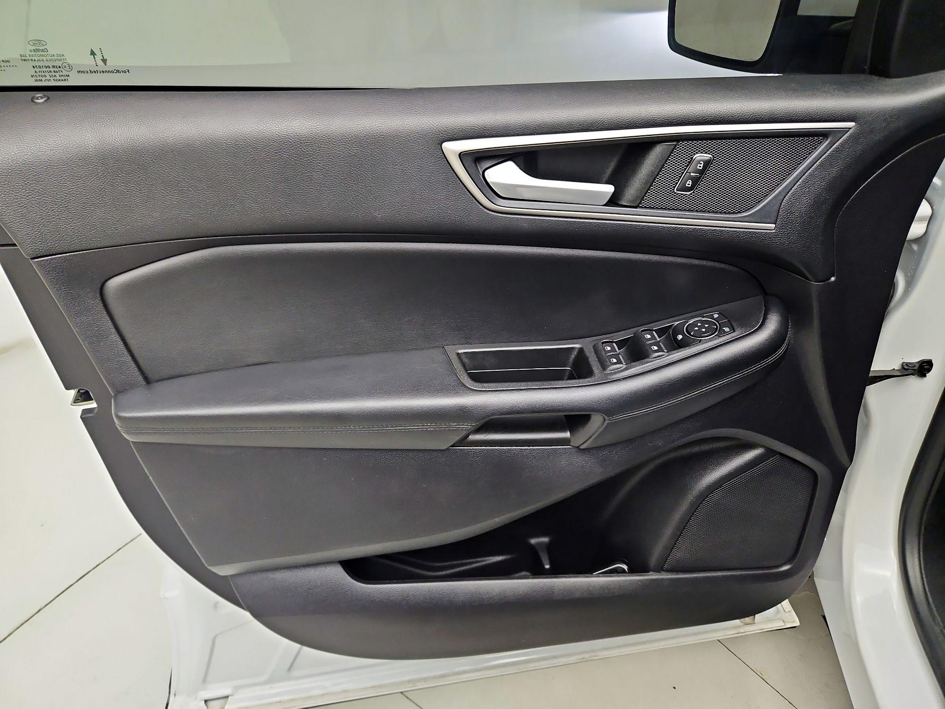 Thumbnail: 2022 Ford Edge - 12
